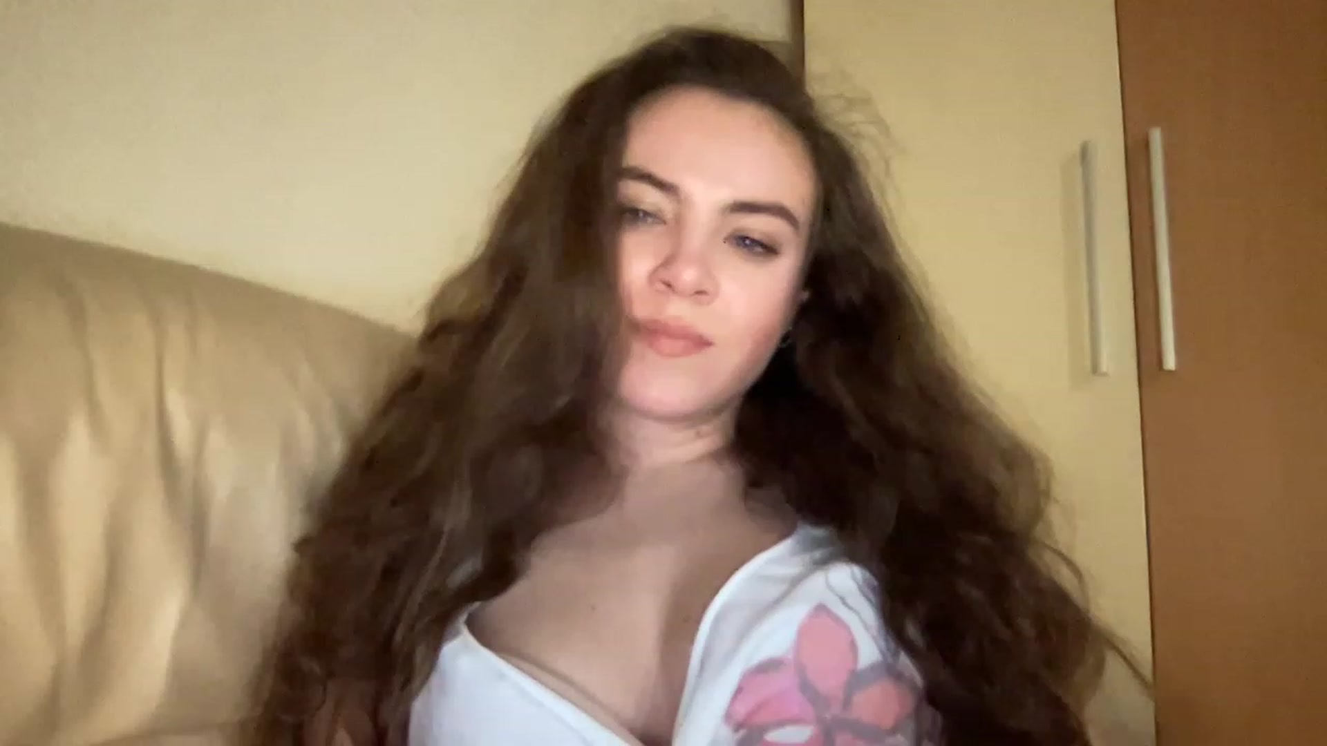 Gallery image thumbnail from MonicaLeCruze's myfreecams stream on, 06/13/2023, 20:09 image 3 of 20