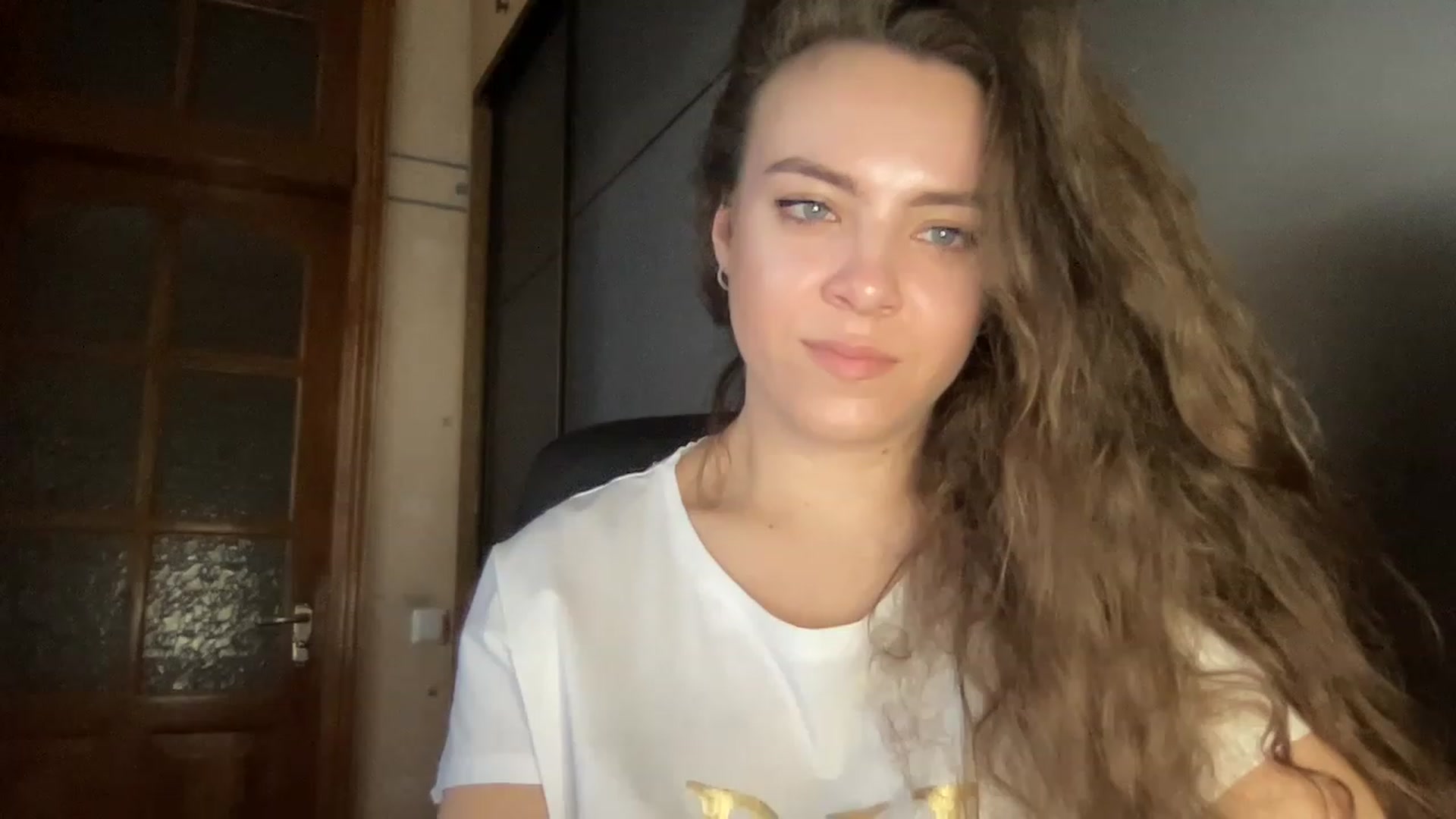 Gallery image thumbnail from MonicaLeCruze's myfreecams stream on, 06/16/2023, 09:37 image 12 of 20