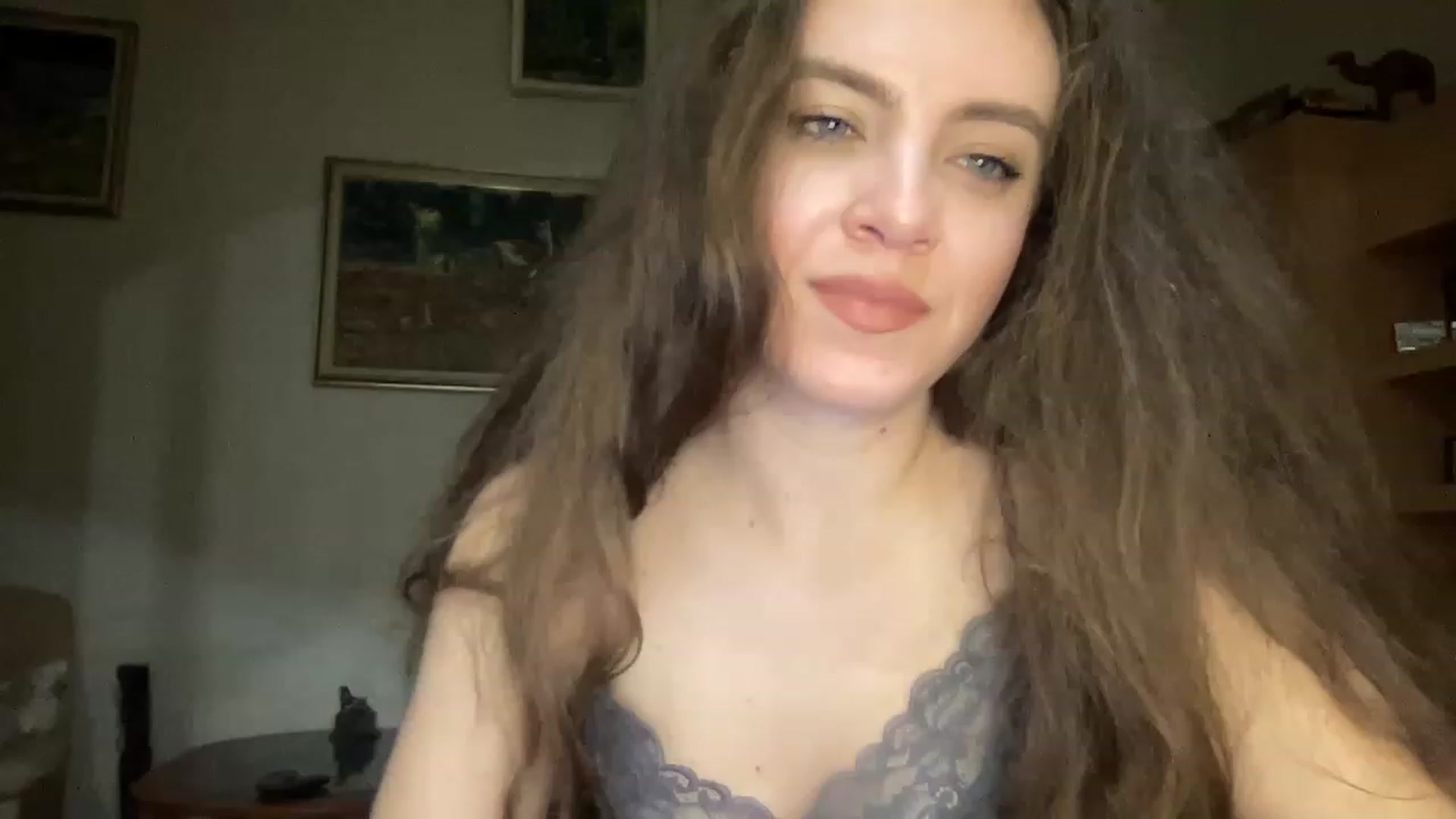 Gallery image thumbnail from MonicaLeCruze's myfreecams stream on, 06/21/2023, 20:03 image 16 of 20