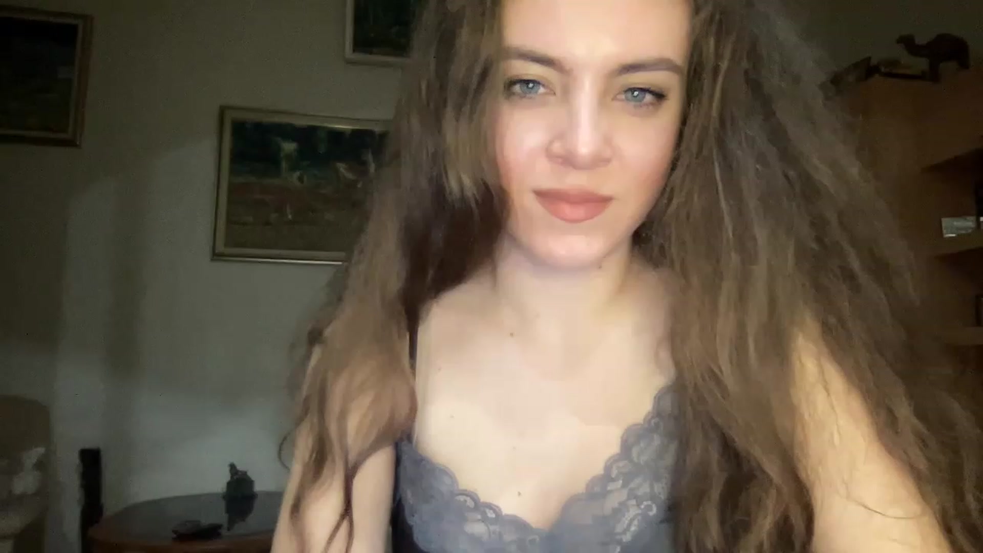 Gallery image thumbnail from MonicaLeCruze's myfreecams stream on, 06/21/2023, 20:03 image 10 of 20