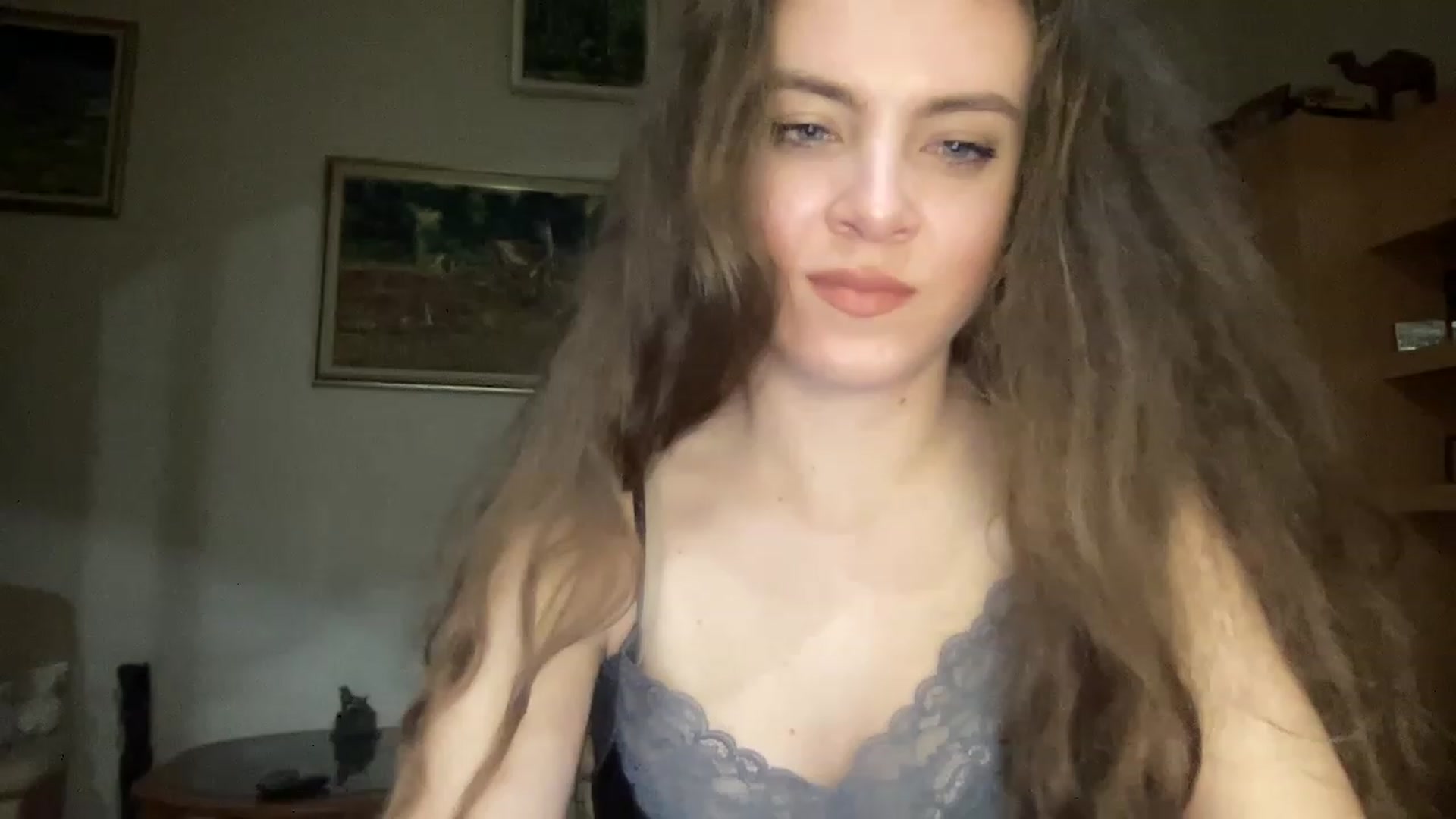 Gallery image thumbnail from MonicaLeCruze's myfreecams stream on, 06/21/2023, 20:03 image 9 of 20
