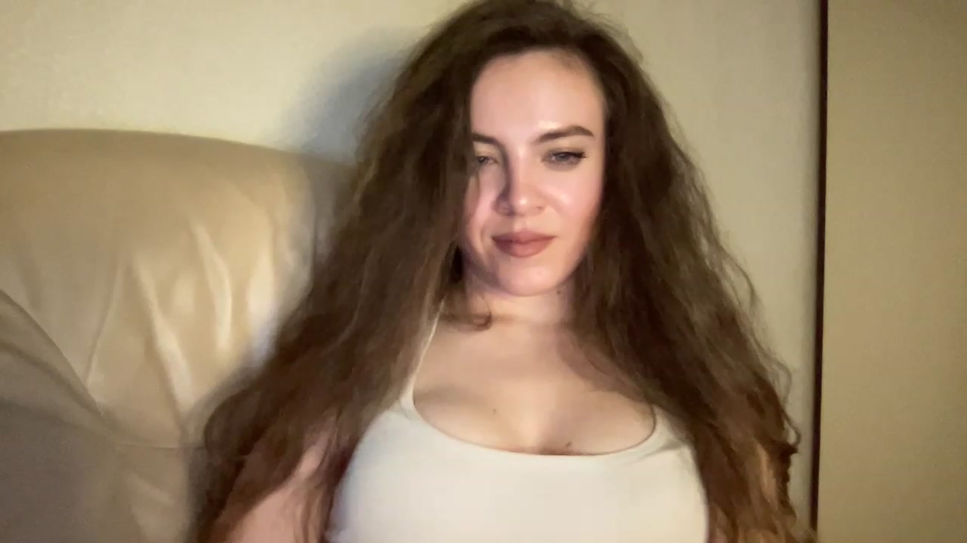 Gallery image thumbnail from MonicaLeCruze's myfreecams stream on, 06/22/2023, 20:45 image 12 of 20