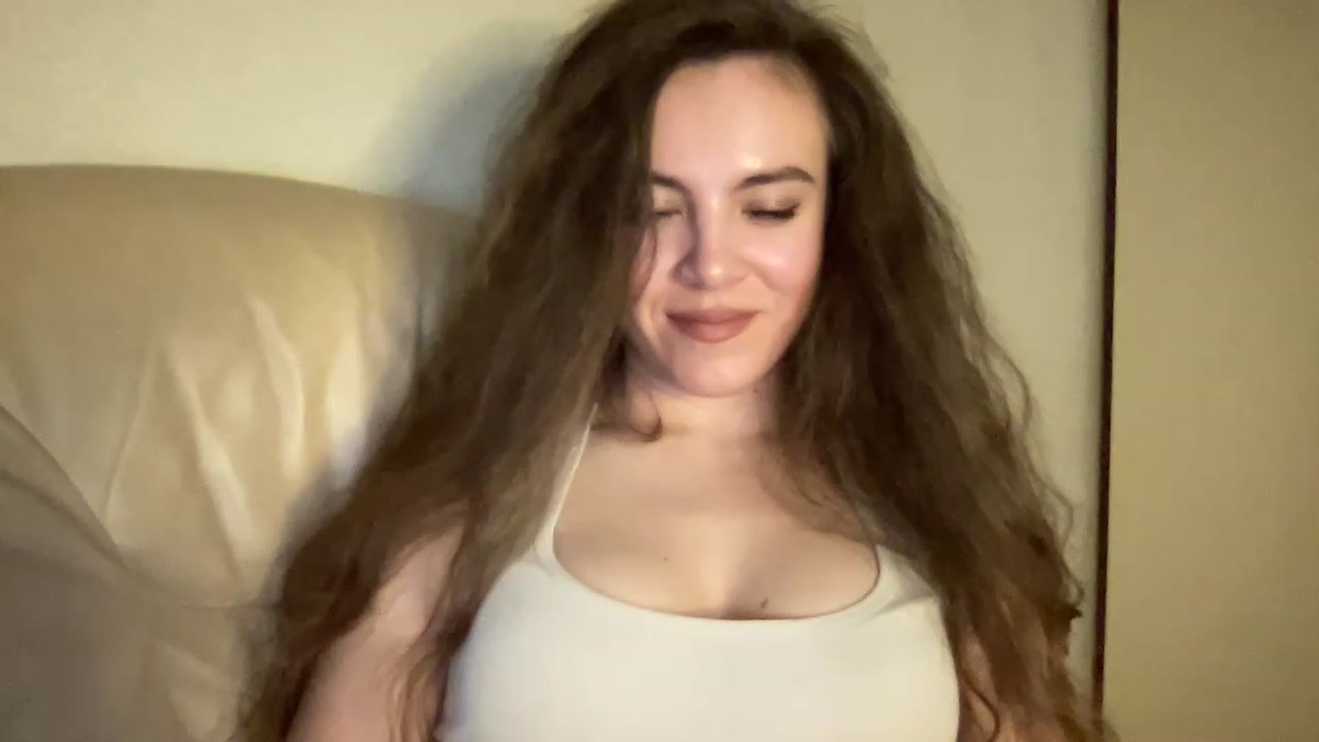 Gallery image thumbnail from MonicaLeCruze's myfreecams stream on, 06/22/2023, 20:45 image 10 of 20
