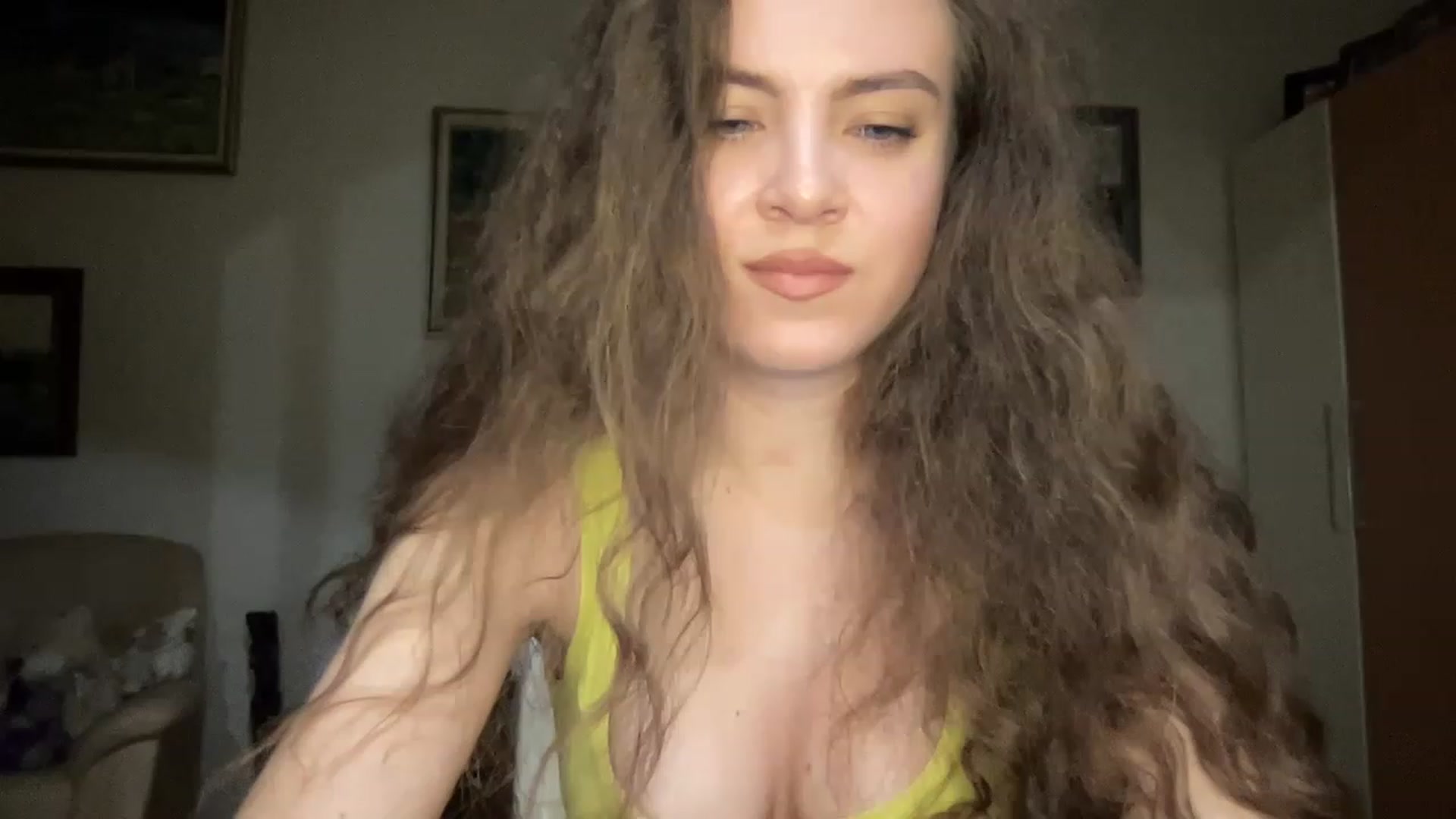 Gallery image thumbnail from MonicaLeCruze's myfreecams stream on, 06/26/2023, 19:41 image 3 of 20
