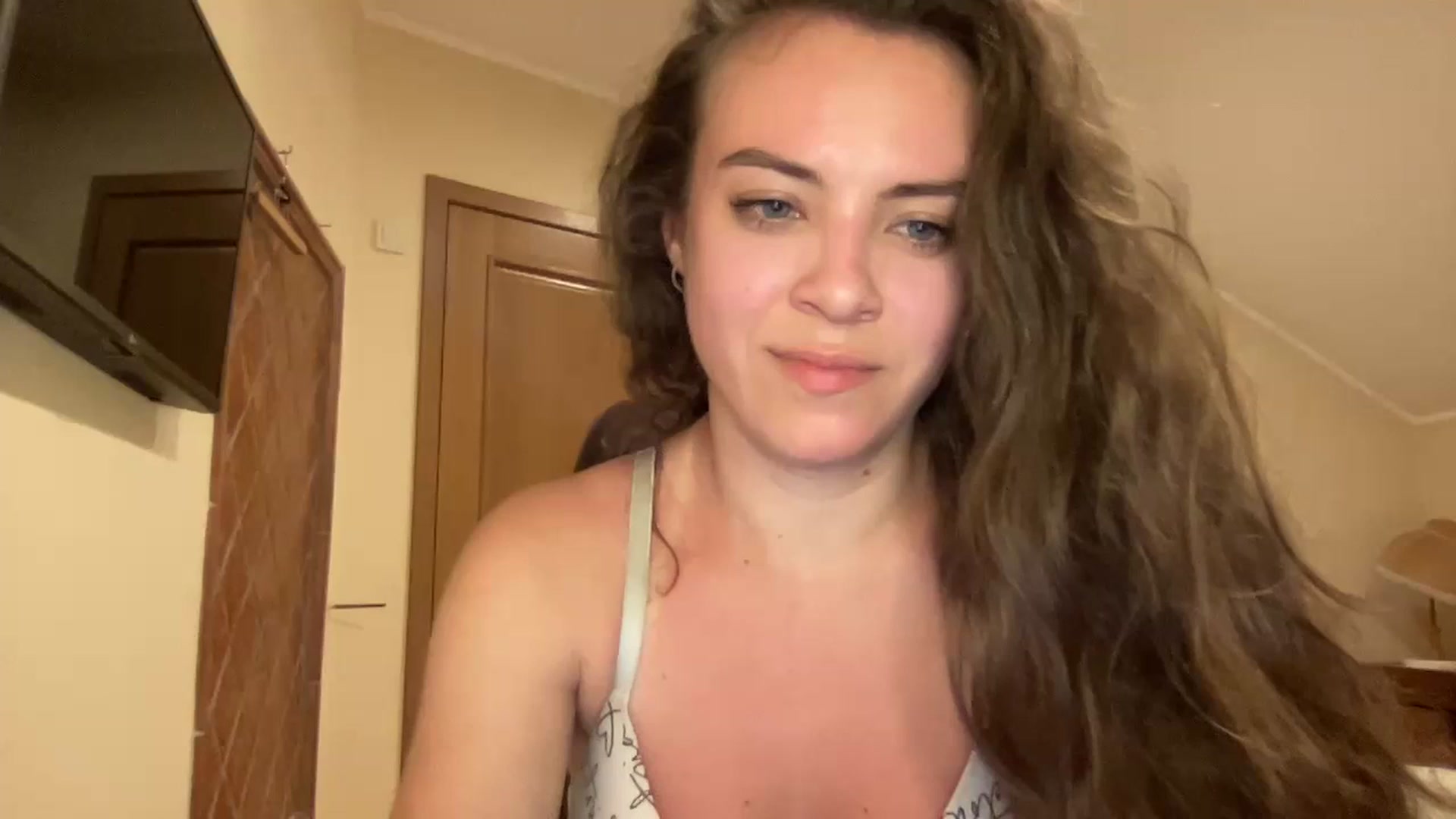 Gallery image thumbnail from MonicaLeCruze's myfreecams stream on, 07/04/2023, 20:16 image 1 of 20