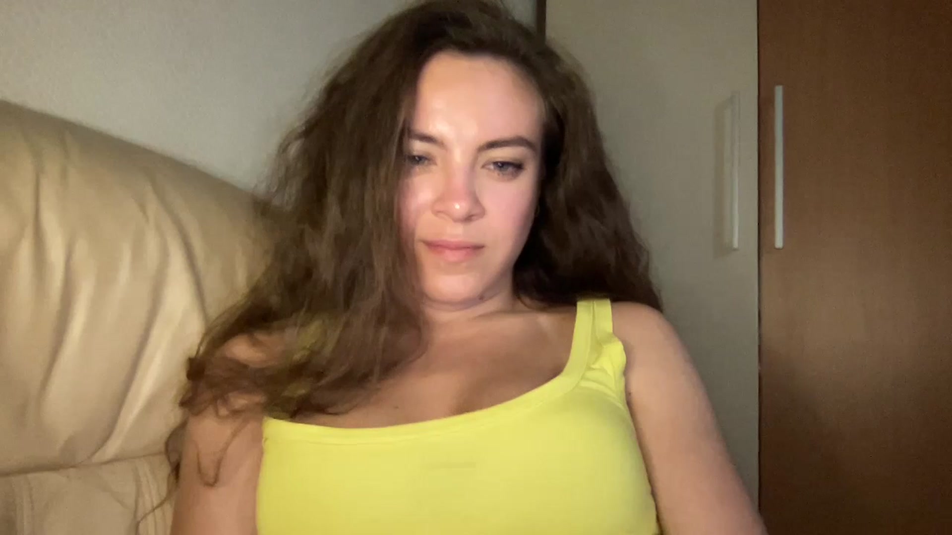 Gallery image thumbnail from MonicaLeCruze's myfreecams stream on, 07/10/2023, 24:37 image 14 of 20