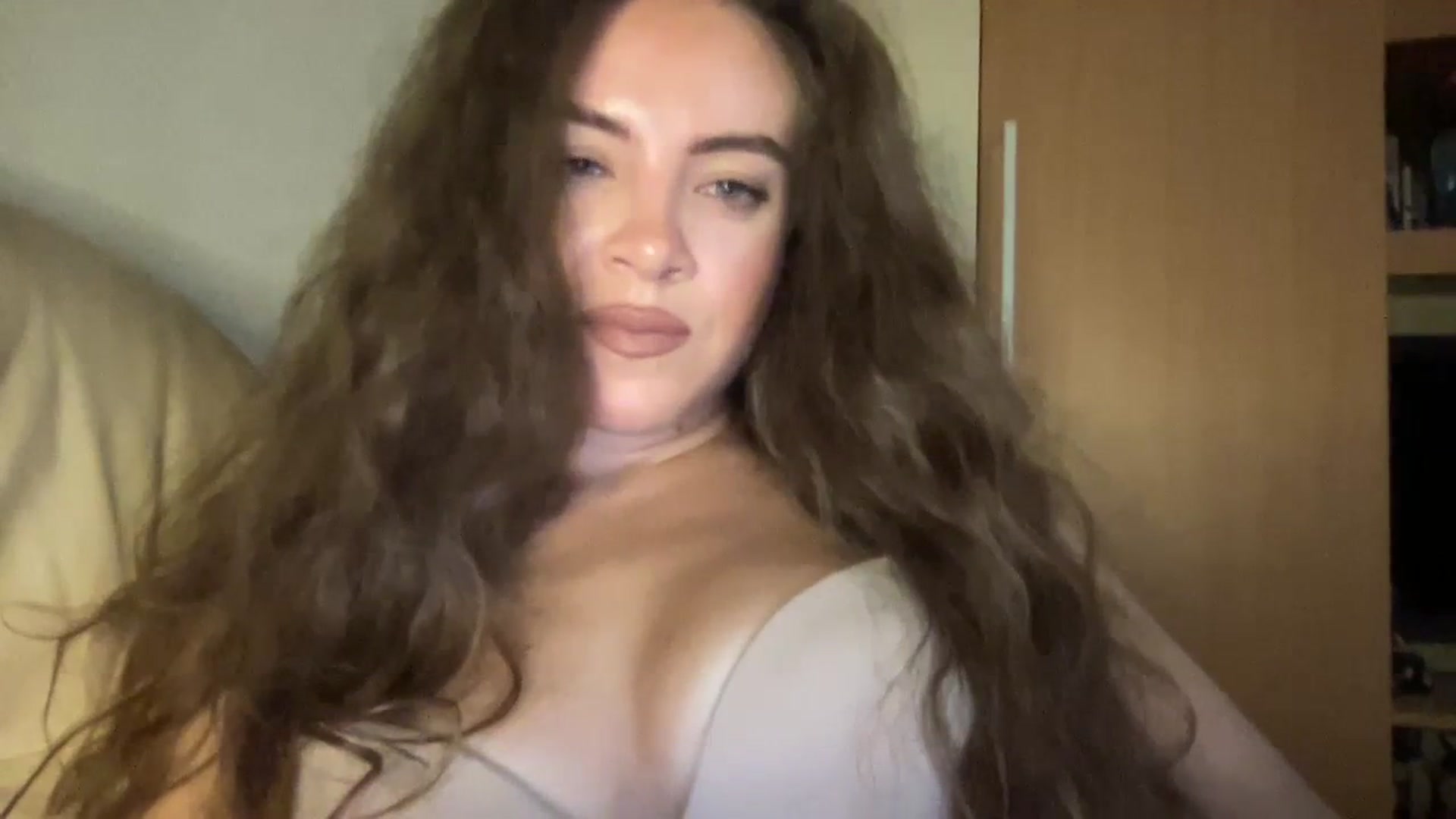 Gallery image thumbnail from MonicaLeCruze's myfreecams stream on, 07/24/2023, 24:19 image 12 of 20