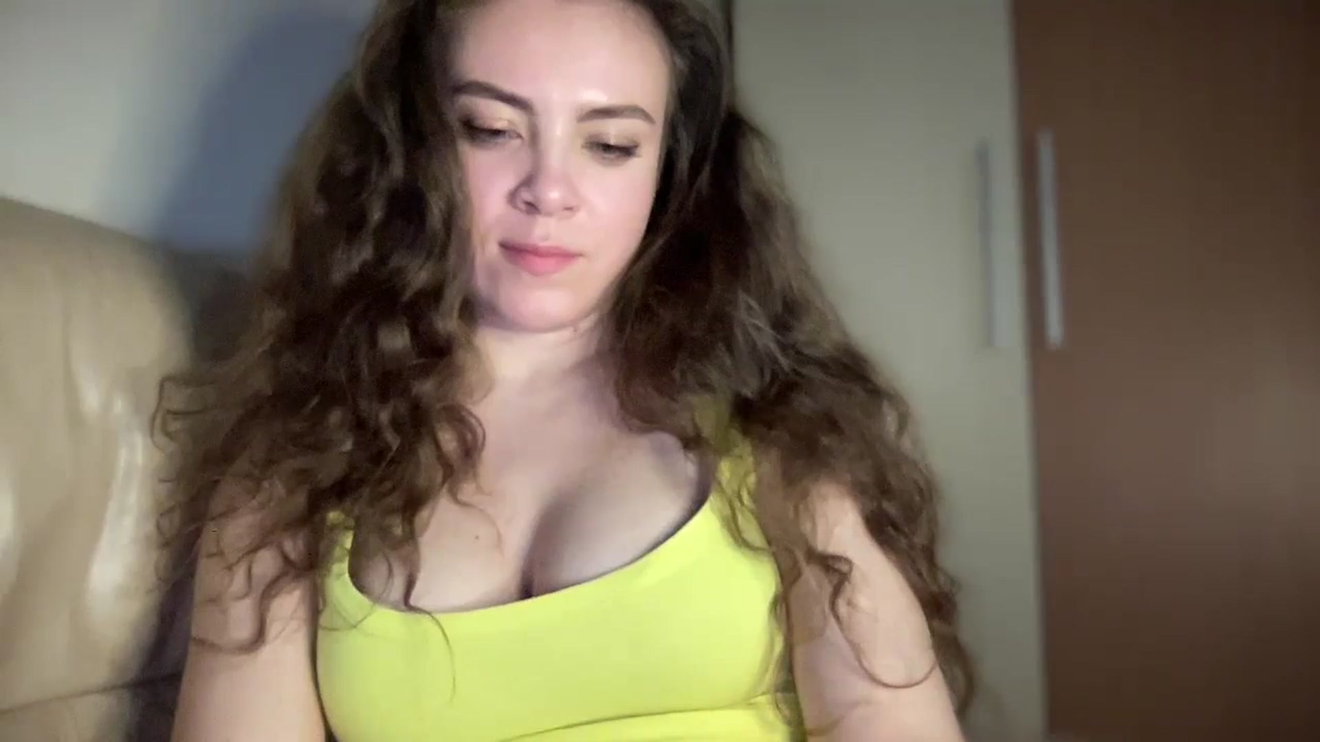 Gallery image thumbnail from MonicaLeCruze's myfreecams stream on, 04/25/2024, 22:11 image 20 of 20