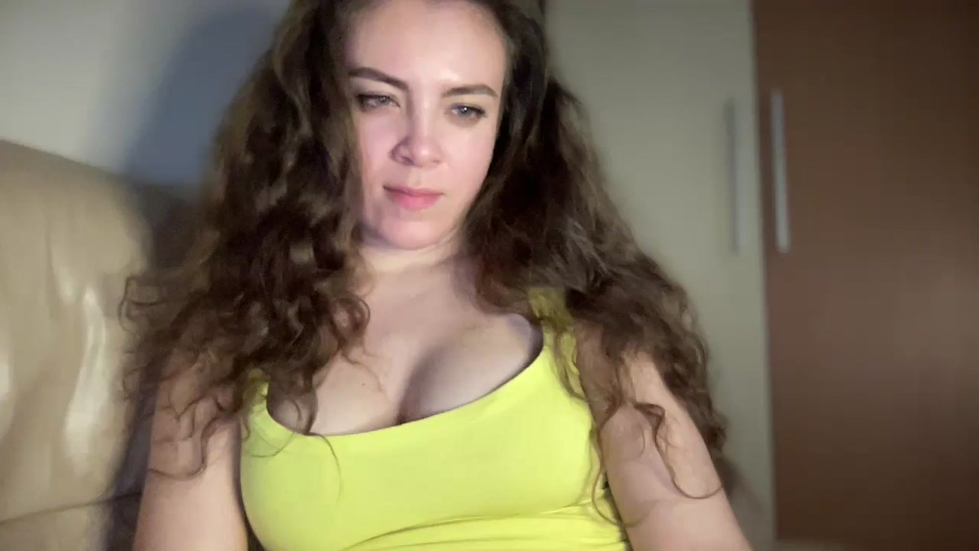 Gallery image thumbnail from MonicaLeCruze's myfreecams stream on, 04/25/2024, 22:11 image 18 of 20