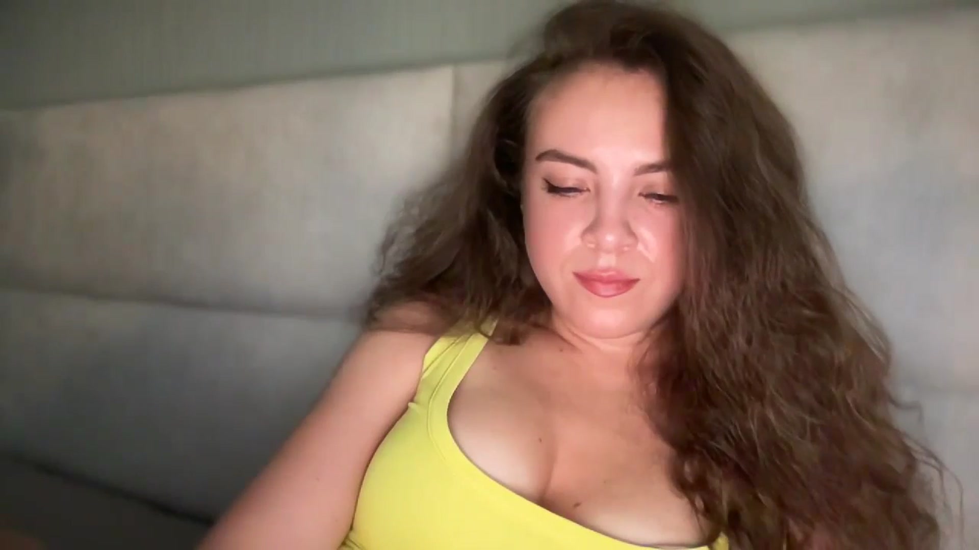 Gallery image thumbnail from MonicaLeCruze's myfreecams stream on, 06/16/2024, 14:14 image 17 of 20