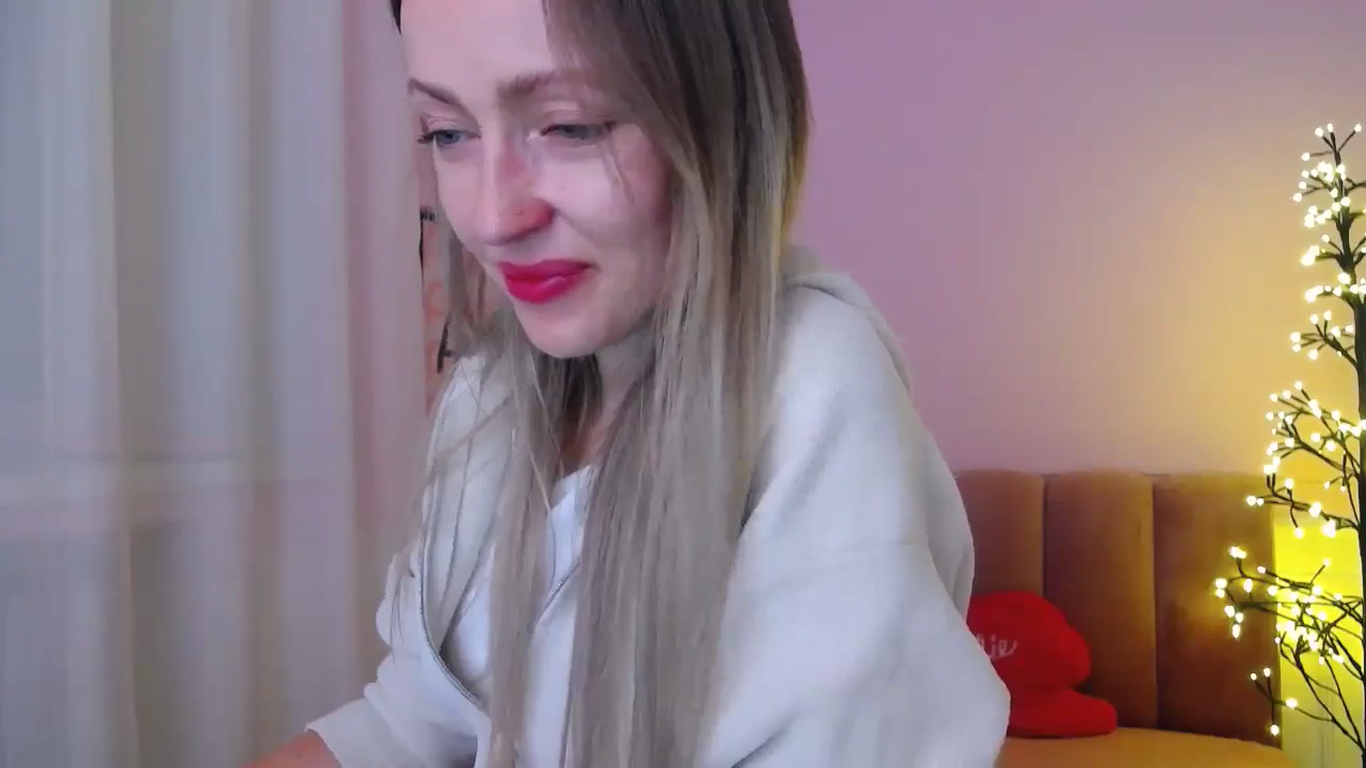 Gallery image thumbnail from MonicaNoir's myfreecams stream on, 01/04/2026, 11:11 image 12 of 20