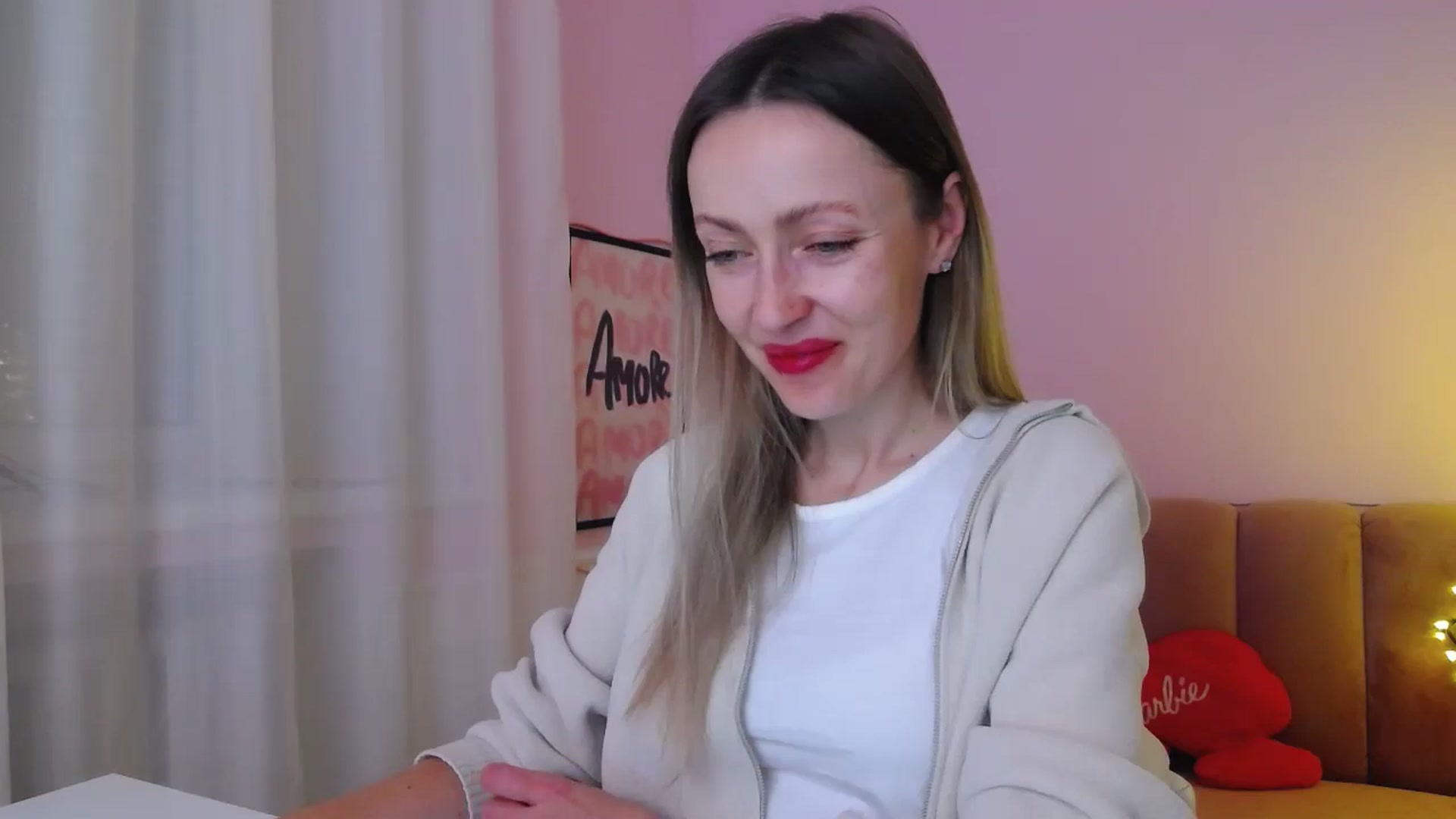 Gallery image thumbnail from MonicaNoir's myfreecams stream on, 01/04/2026, 12:32 image 16 of 20