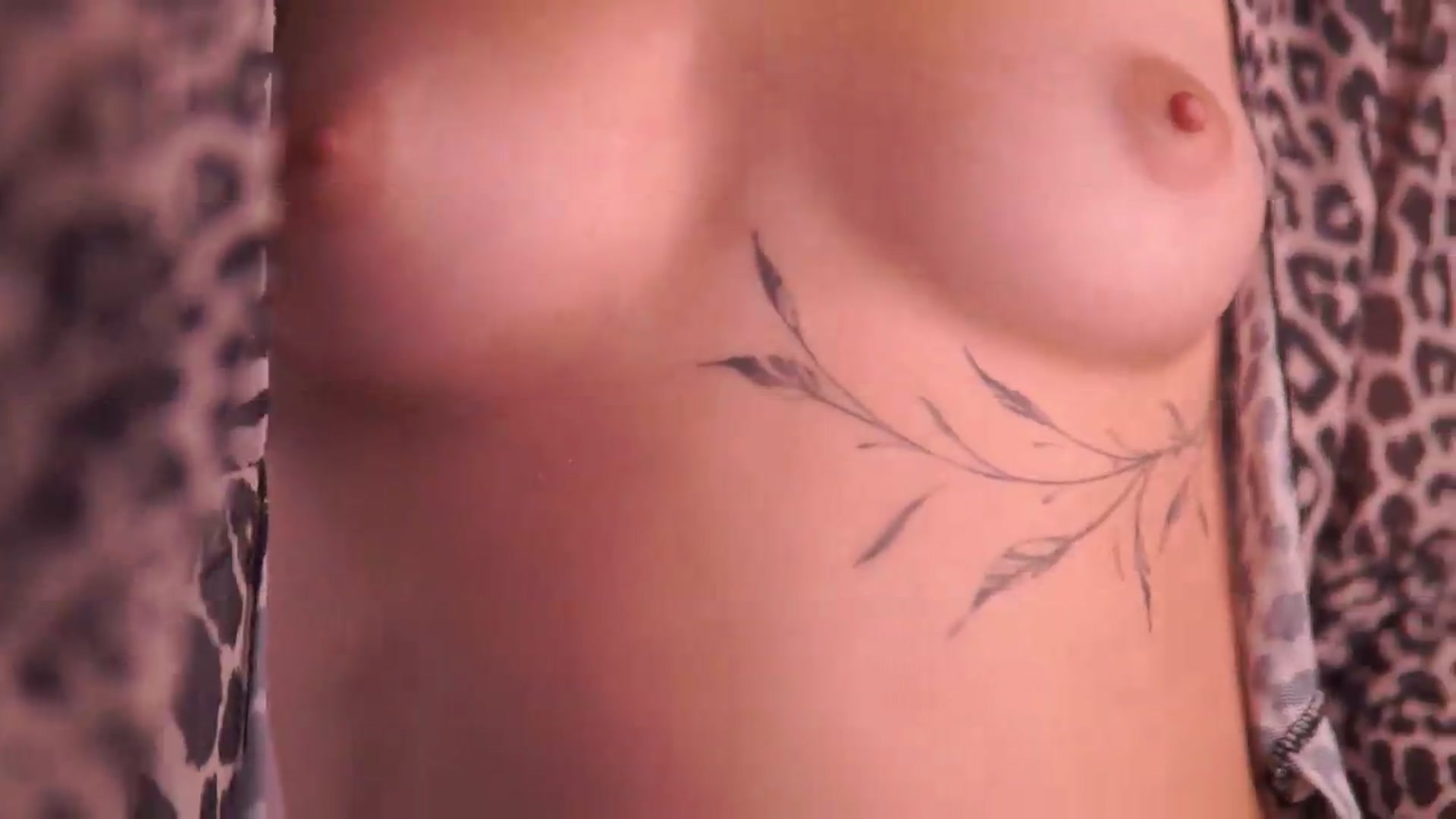 Gallery image thumbnail from Monica_Law's myfreecams stream on, 05/29/2026, 19:22 image 18 of 20