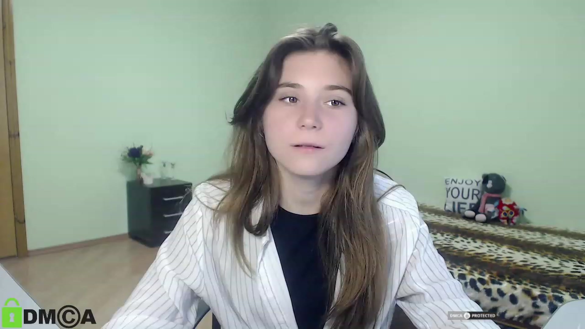 Gallery image thumbnail from MonicaaCute's myfreecams stream on, 09/23/2023, 12:51 image 10 of 20