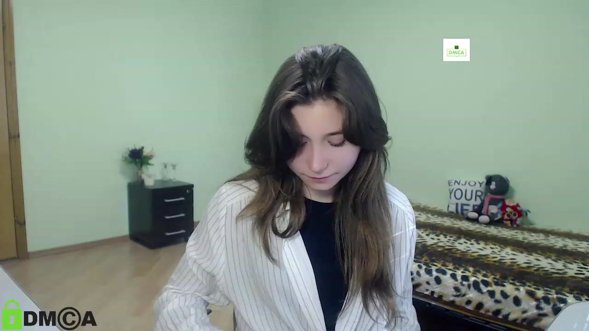 Gallery image thumbnail from MonicaaCute's myfreecams stream on, 09/23/2023, 12:51 image 17 of 20