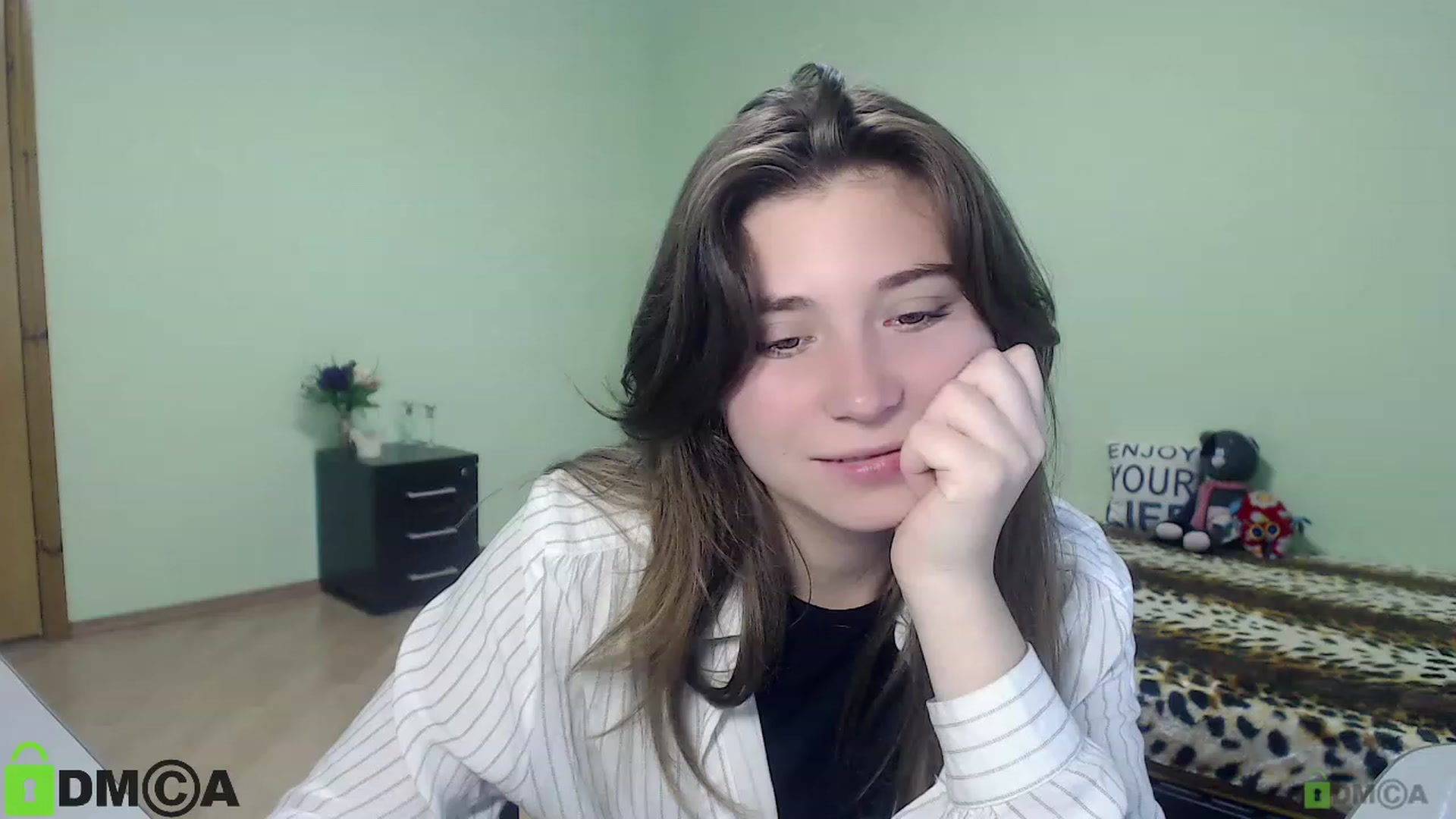 Gallery image thumbnail from MonicaaCute's myfreecams stream on, 09/23/2023, 12:51 image 13 of 20