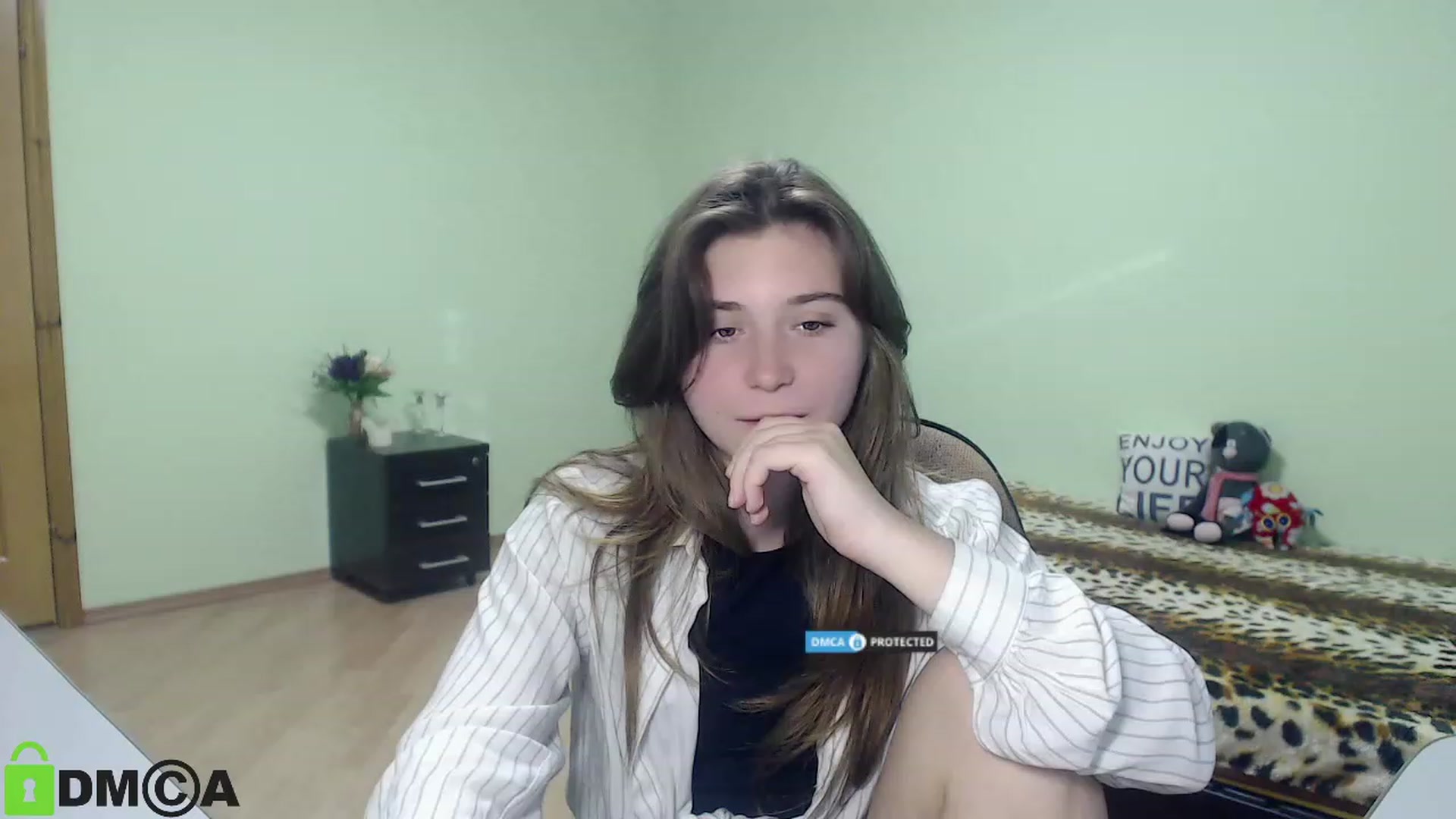 Gallery image thumbnail from MonicaaCute's myfreecams stream on, 09/23/2023, 14:38 image 11 of 20