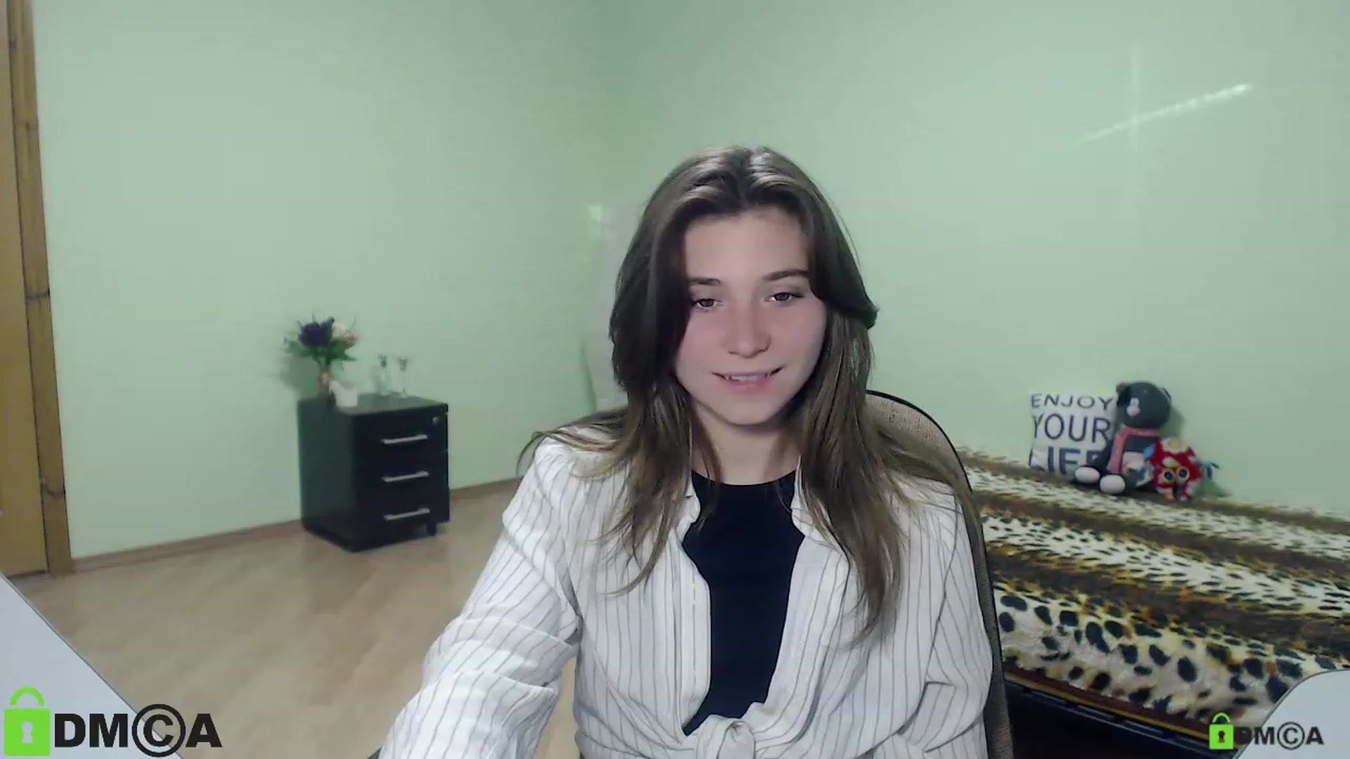 Gallery image thumbnail from MonicaaCute's myfreecams stream on, 09/23/2023, 15:15 image 17 of 20