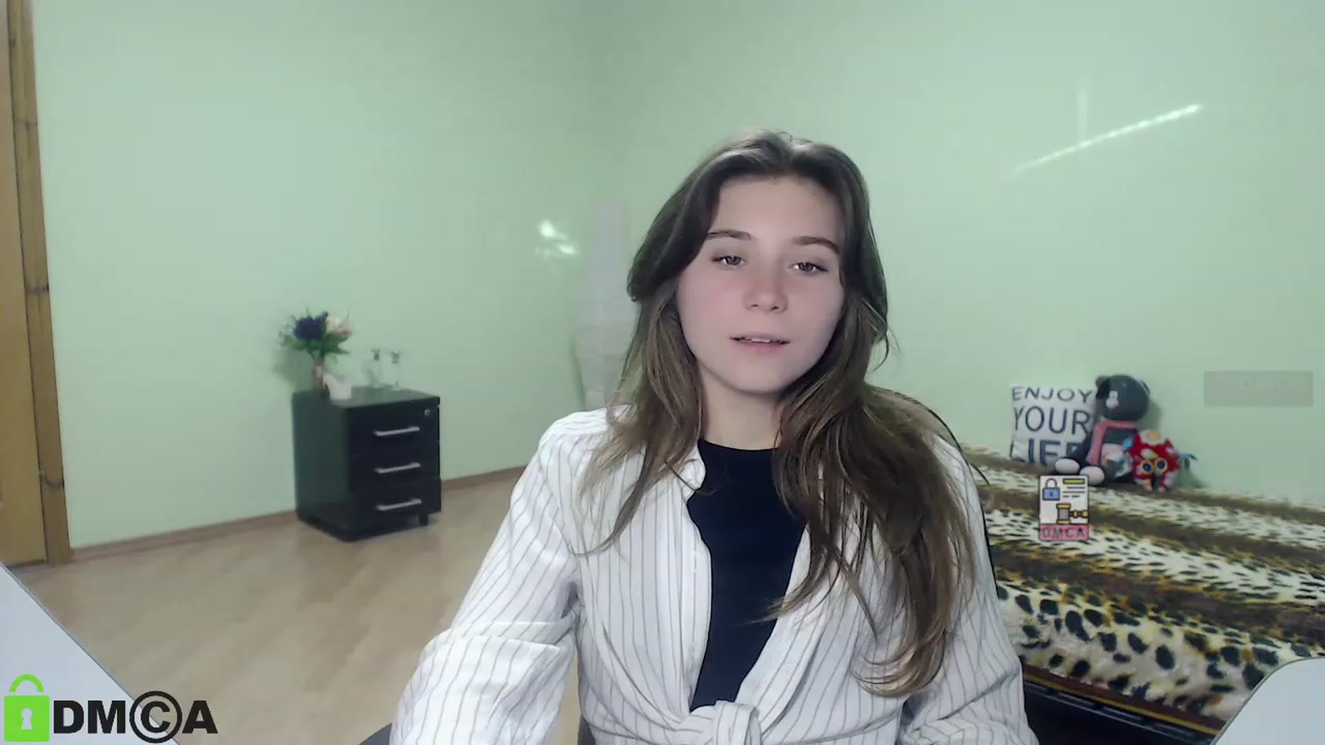 Gallery image thumbnail from MonicaaCute's myfreecams stream on, 09/23/2023, 15:15 image 6 of 20