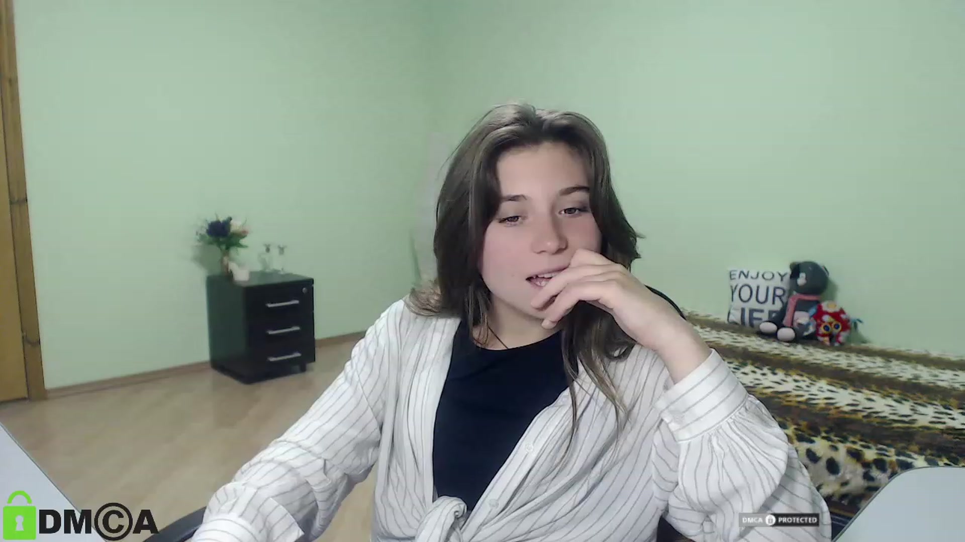 Gallery image thumbnail from MonicaaCute's myfreecams stream on, 09/23/2023, 16:32 image 14 of 20