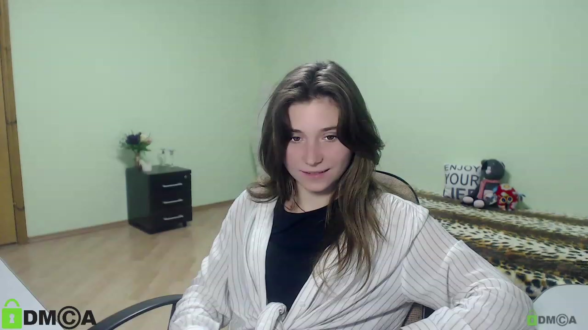 Gallery image thumbnail from MonicaaCute's myfreecams stream on, 09/23/2023, 16:32 image 16 of 20