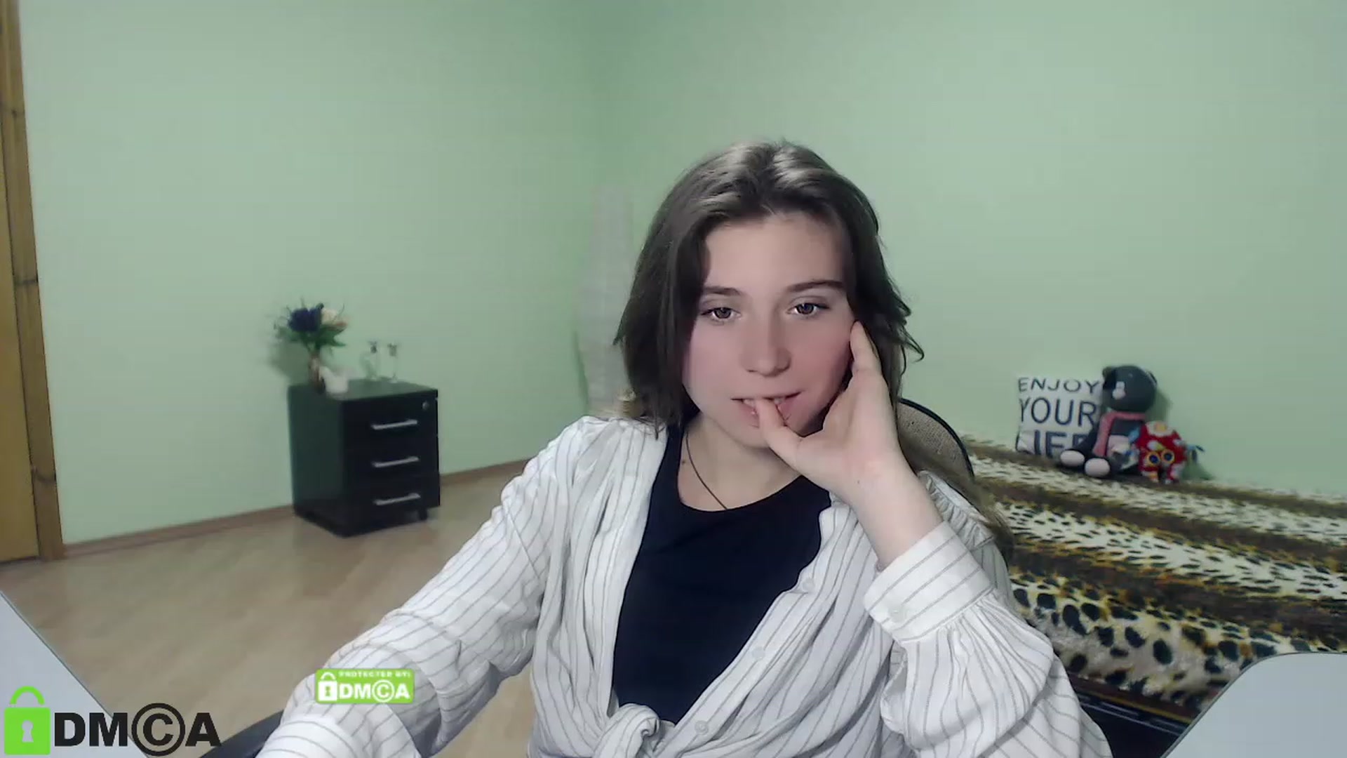 Gallery image thumbnail from MonicaaCute's myfreecams stream on, 09/23/2023, 16:32 image 10 of 20