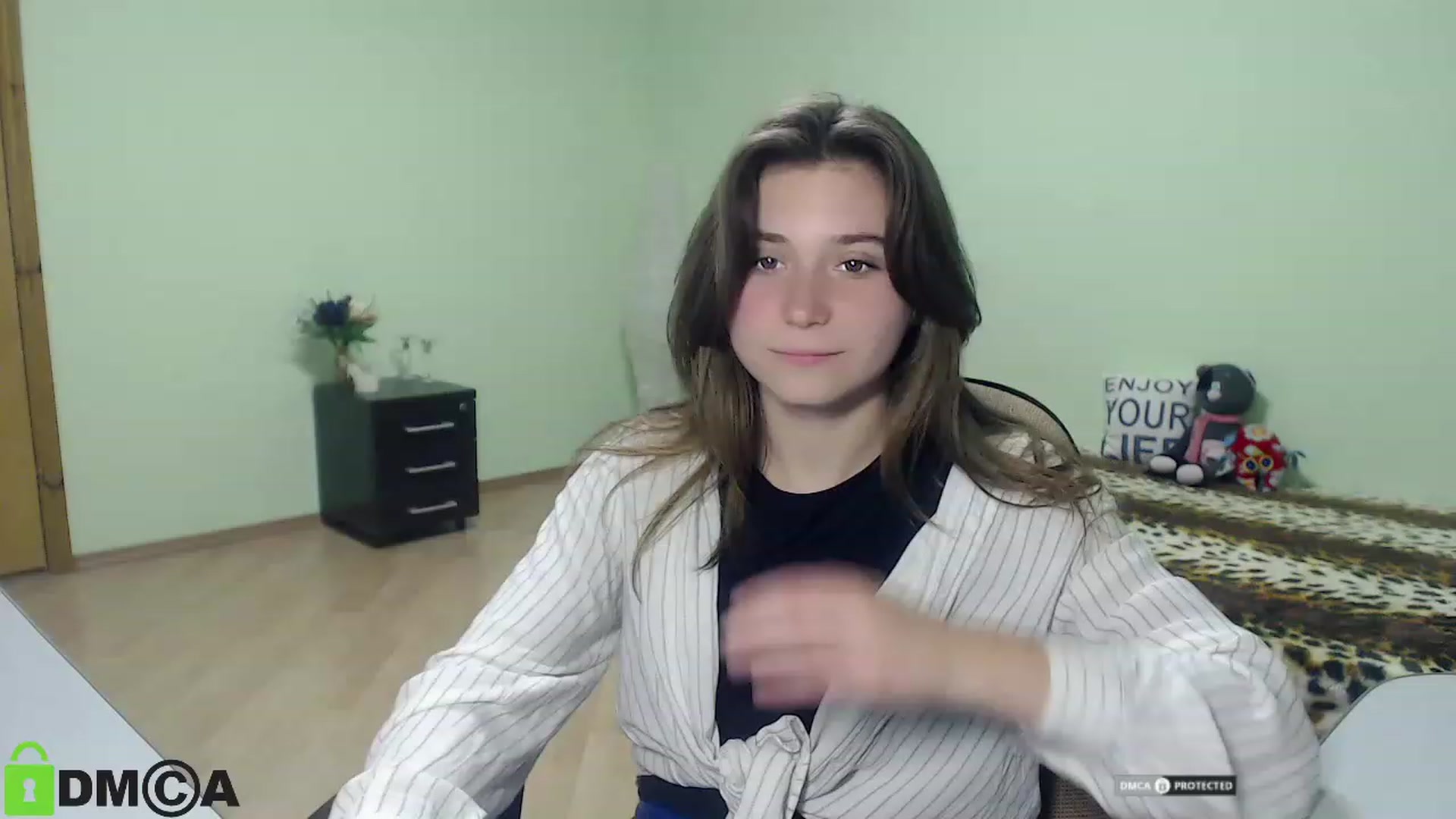 Gallery image thumbnail from MonicaaCute's myfreecams stream on, 09/23/2023, 17:26 image 13 of 20