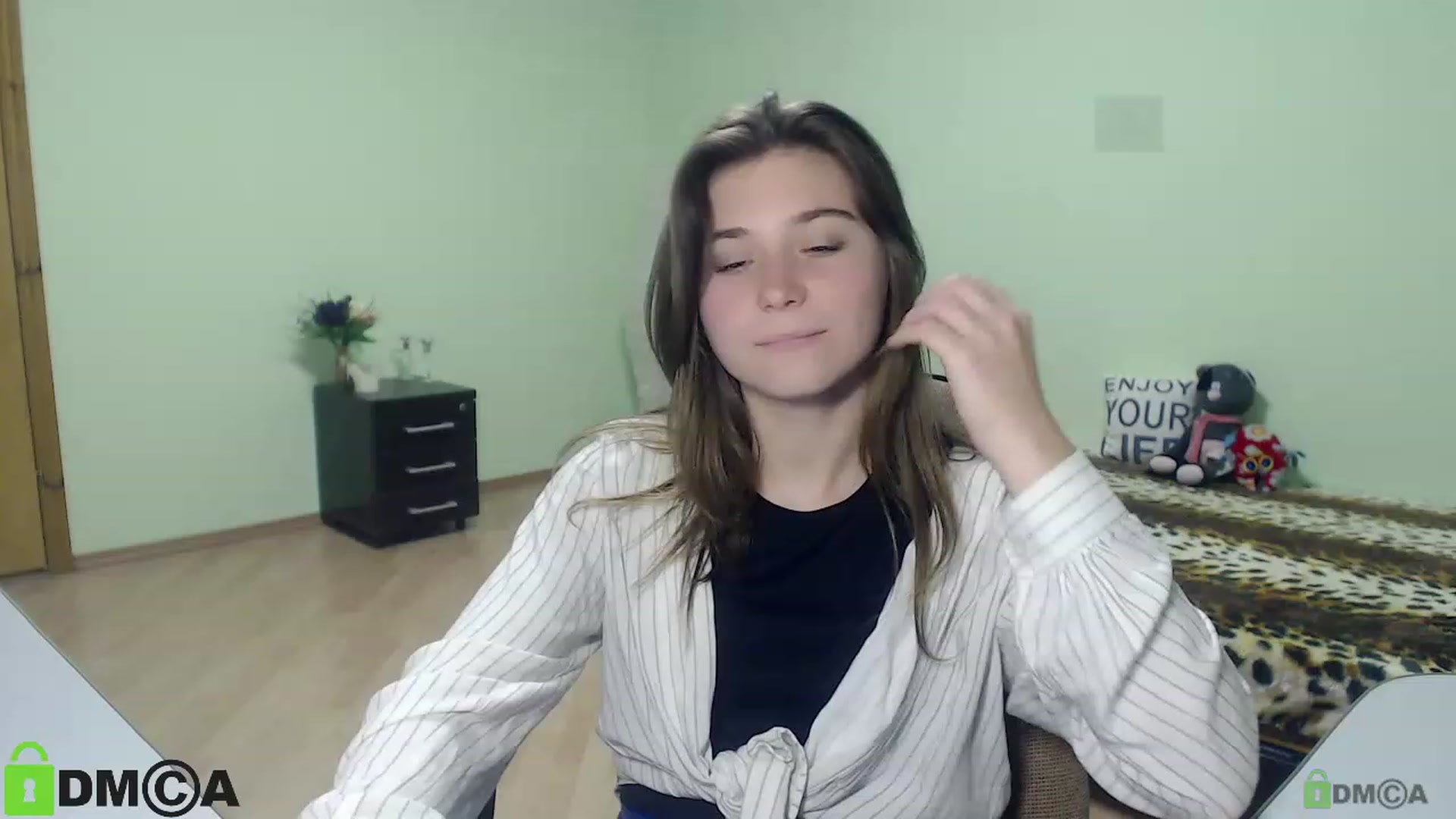 Gallery image thumbnail from MonicaaCute's myfreecams stream on, 09/23/2023, 17:26 image 18 of 20