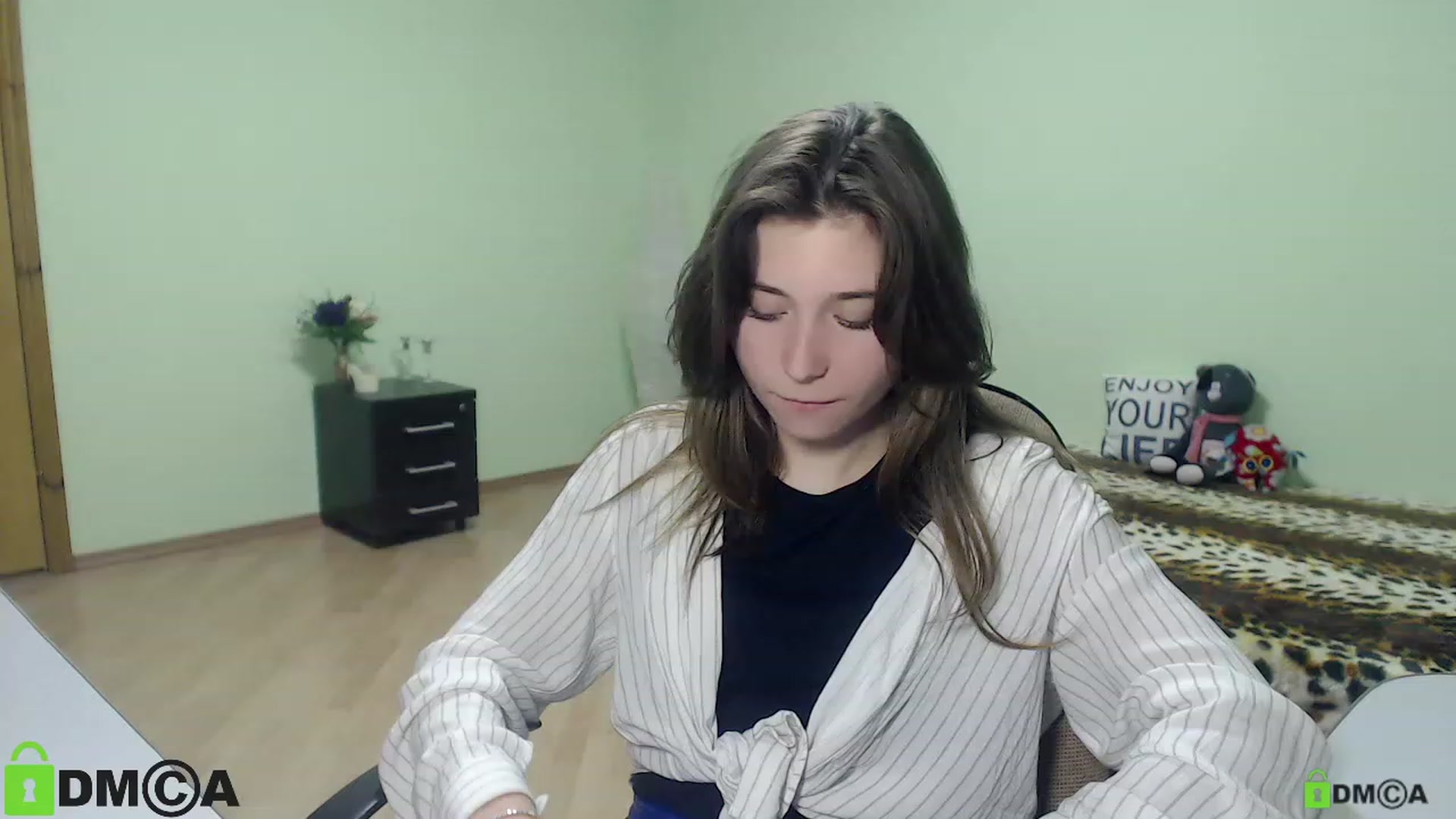 Gallery image thumbnail from MonicaaCute's myfreecams stream on, 09/23/2023, 17:26 image 17 of 20