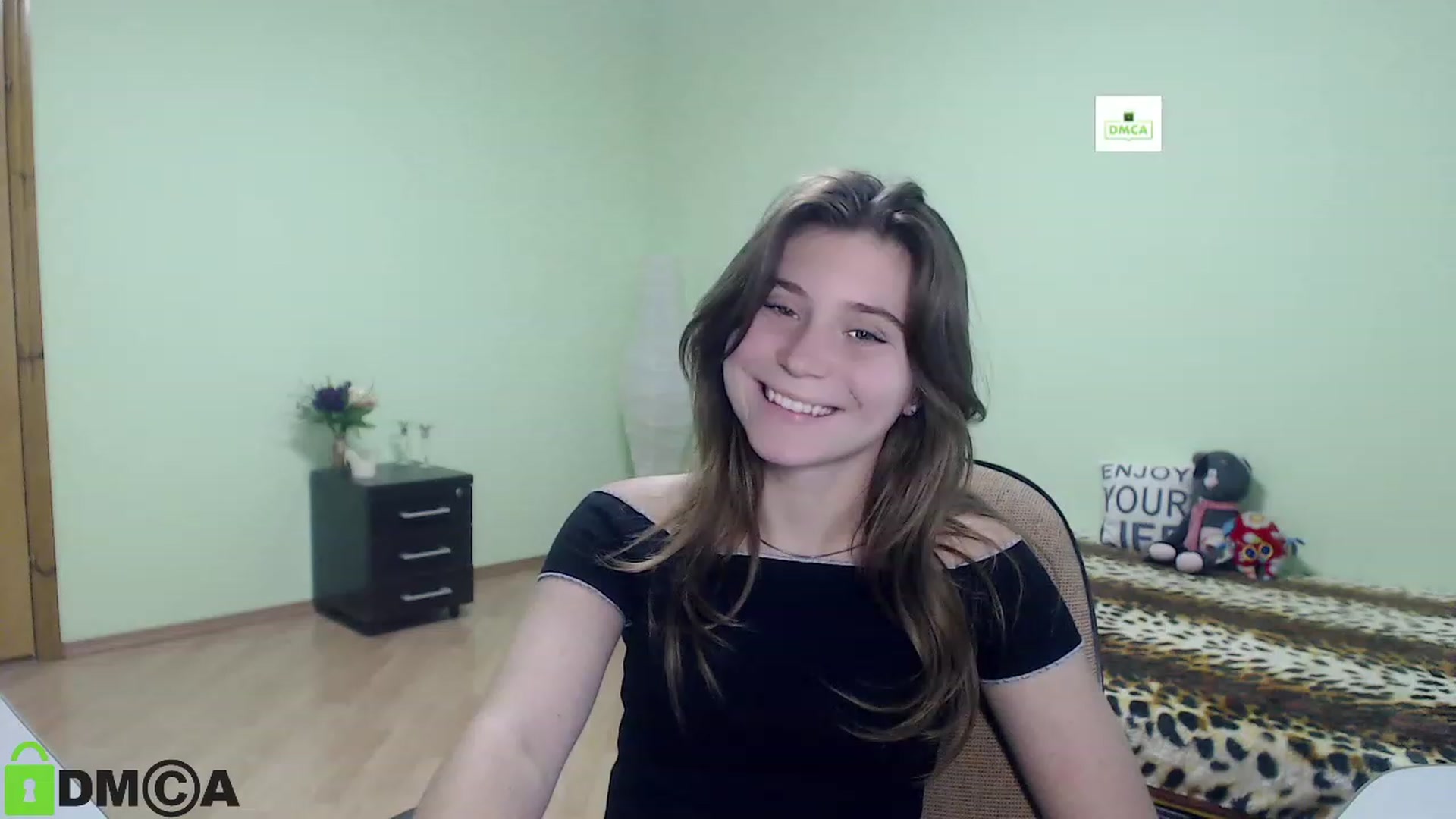 Gallery image thumbnail from MonicaaCute's myfreecams stream on, 09/24/2023, 13:19 image 7 of 20