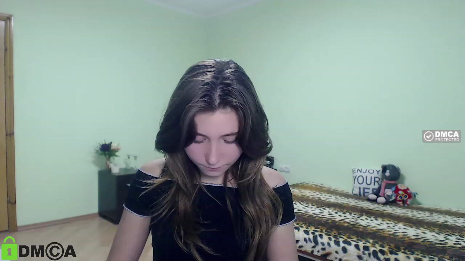 Gallery image thumbnail from MonicaaCute's myfreecams stream on, 09/24/2023, 13:46 image 17 of 20
