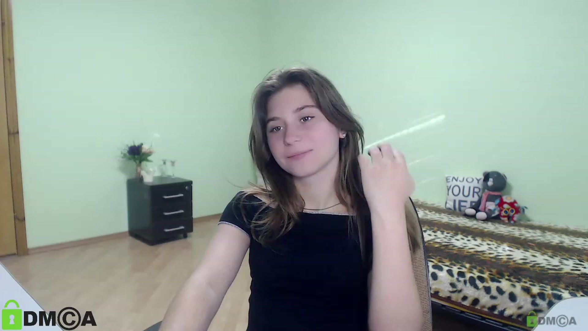 Gallery image thumbnail from MonicaaCute's myfreecams stream on, 09/24/2023, 14:31 image 10 of 20
