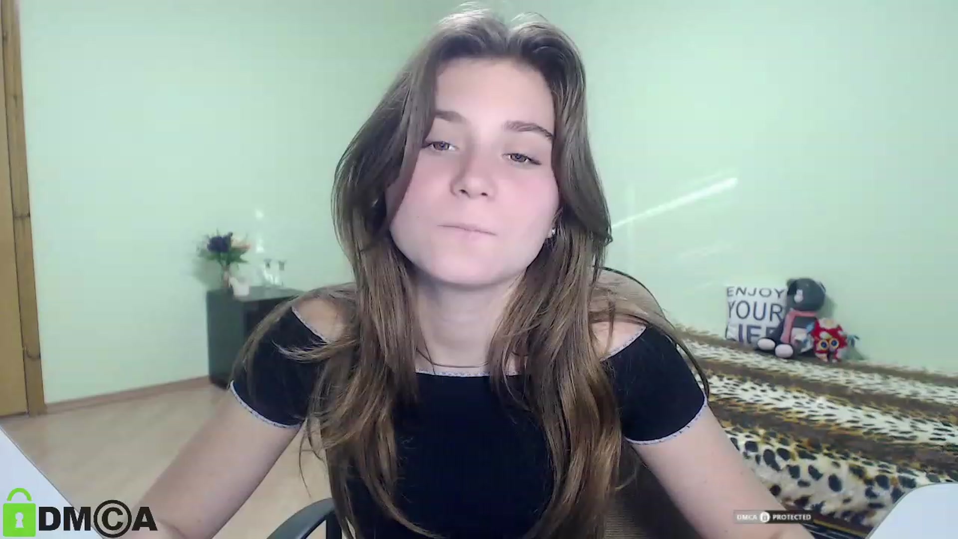 Gallery image thumbnail from MonicaaCute's myfreecams stream on, 09/24/2023, 14:31 image 14 of 20