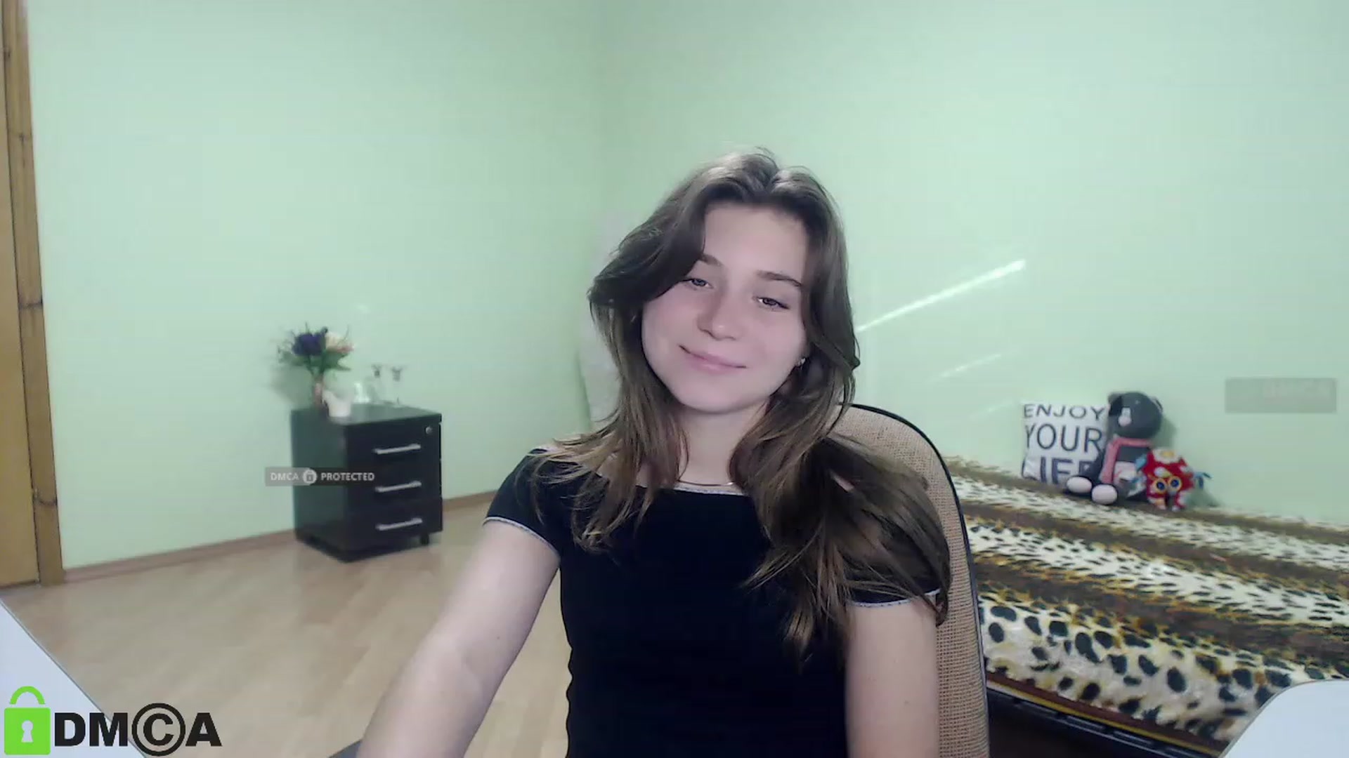 Gallery image thumbnail from MonicaaCute's myfreecams stream on, 09/24/2023, 14:31 image 11 of 20