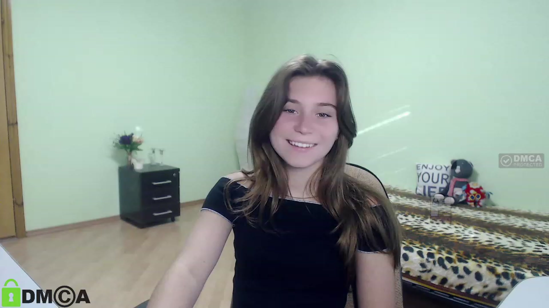 Gallery image thumbnail from MonicaaCute's myfreecams stream on, 09/24/2023, 14:31 image 7 of 20