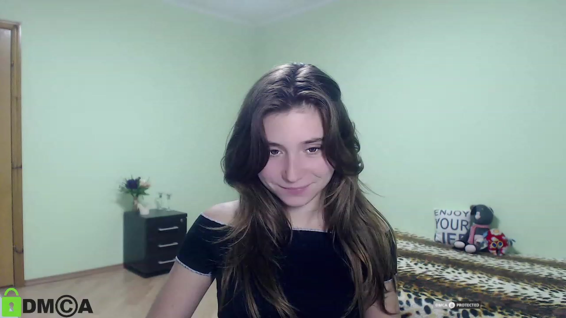 Gallery image thumbnail from MonicaaCute's myfreecams stream on, 09/24/2023, 15:03 image 15 of 20