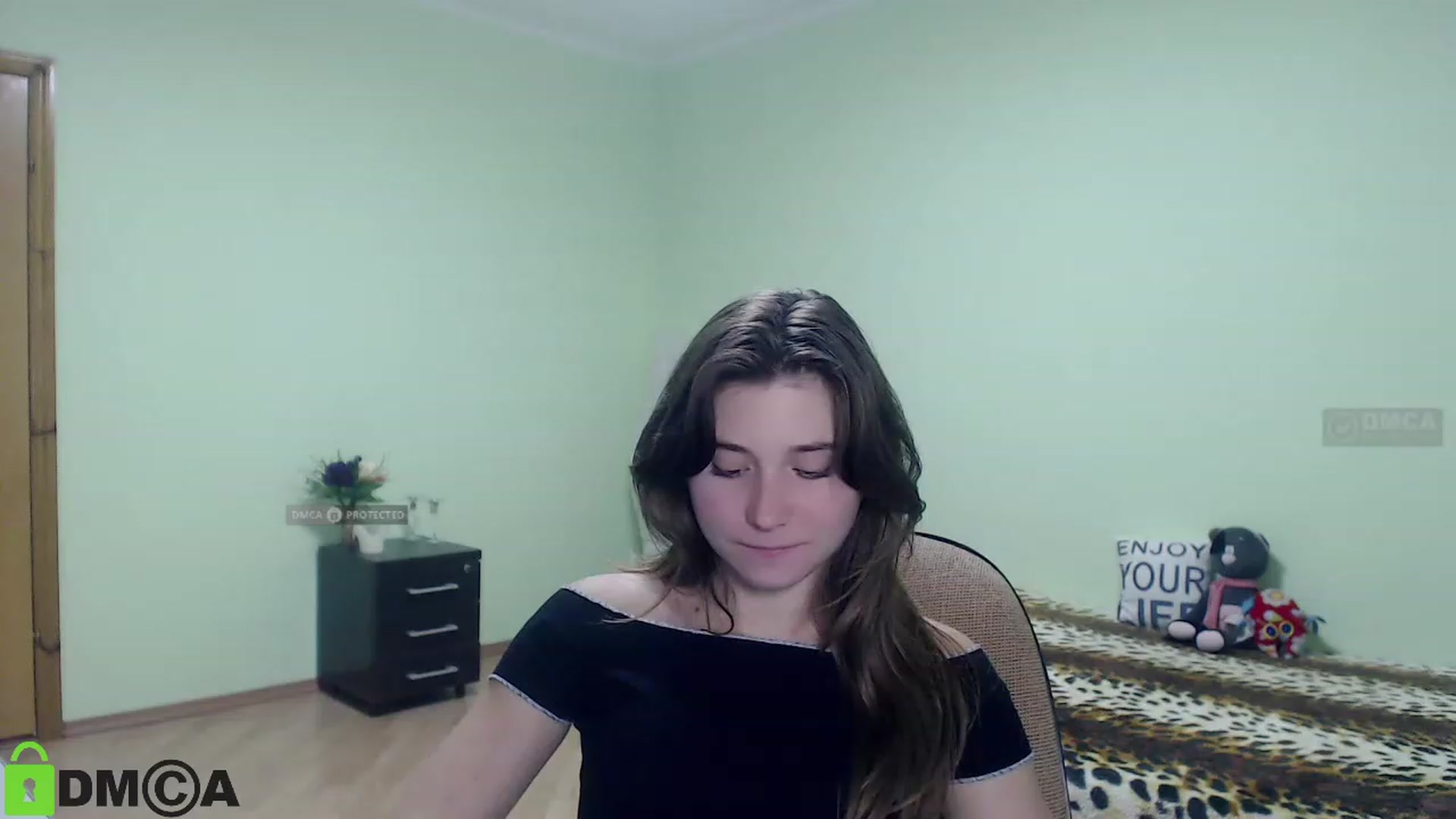 Gallery image thumbnail from MonicaaCute's myfreecams stream on, 09/24/2023, 15:03 image 12 of 20