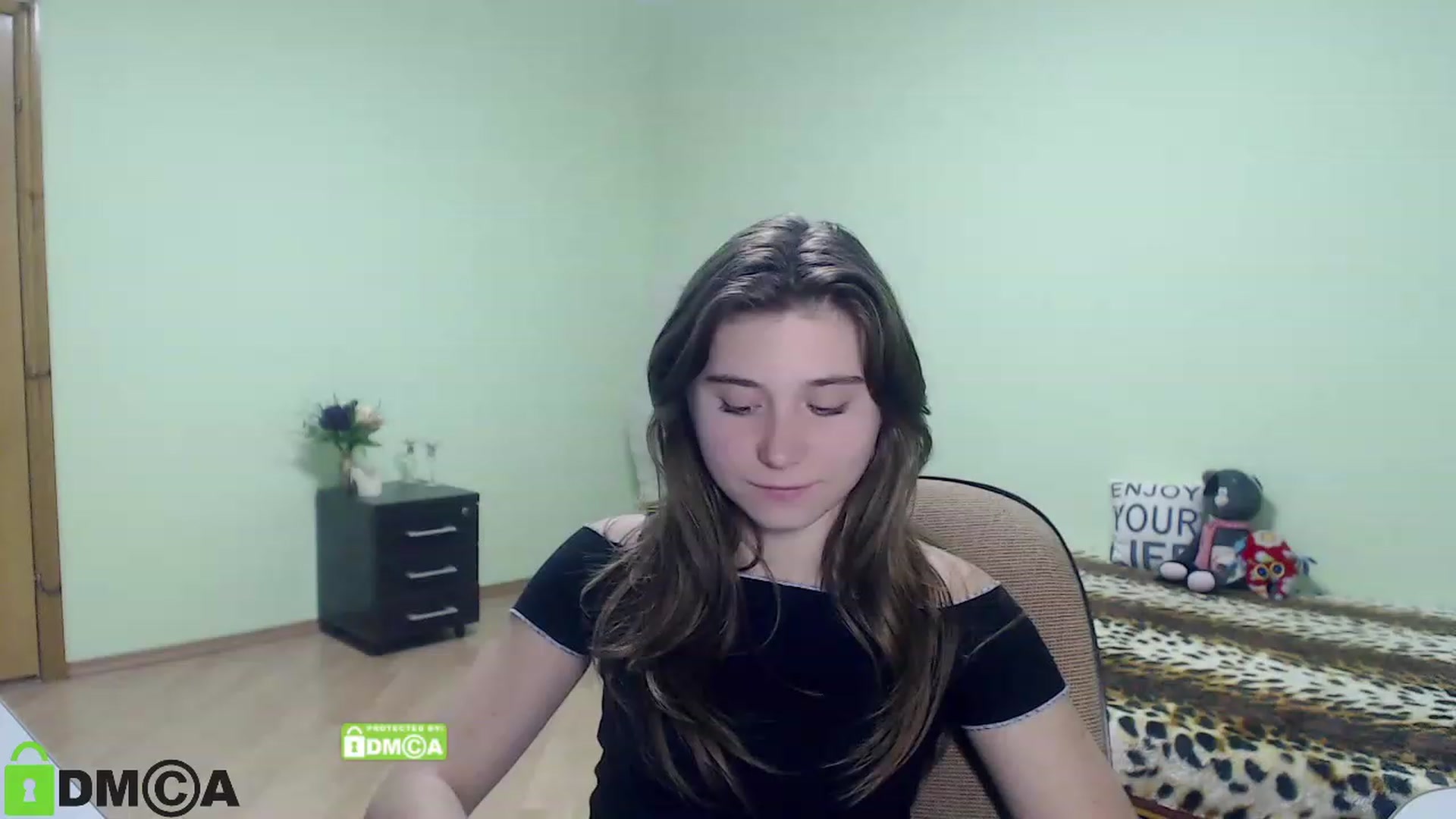 Gallery image thumbnail from MonicaaCute's myfreecams stream on, 09/24/2023, 16:43 image 4 of 20