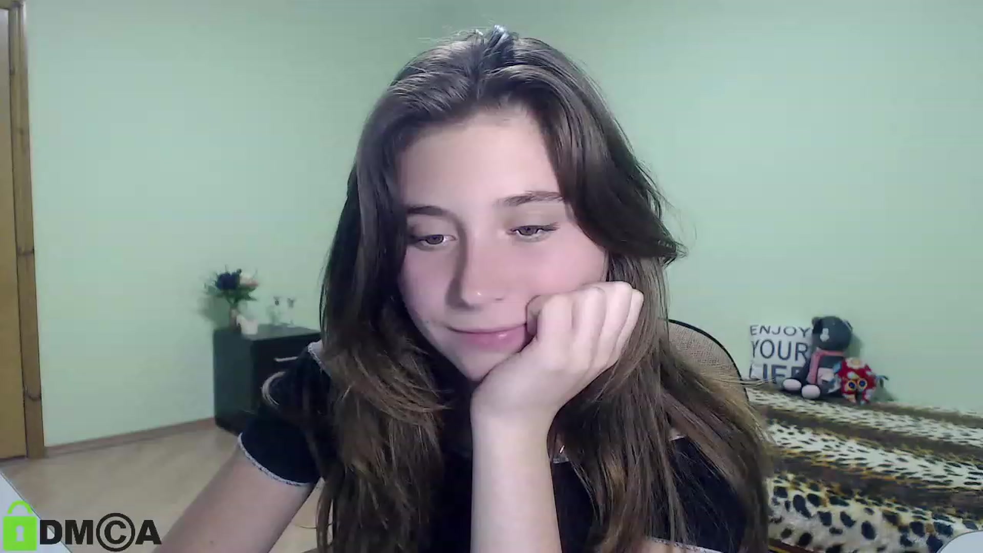 Gallery image thumbnail from MonicaaCute's myfreecams stream on, 09/24/2023, 17:59 image 14 of 20