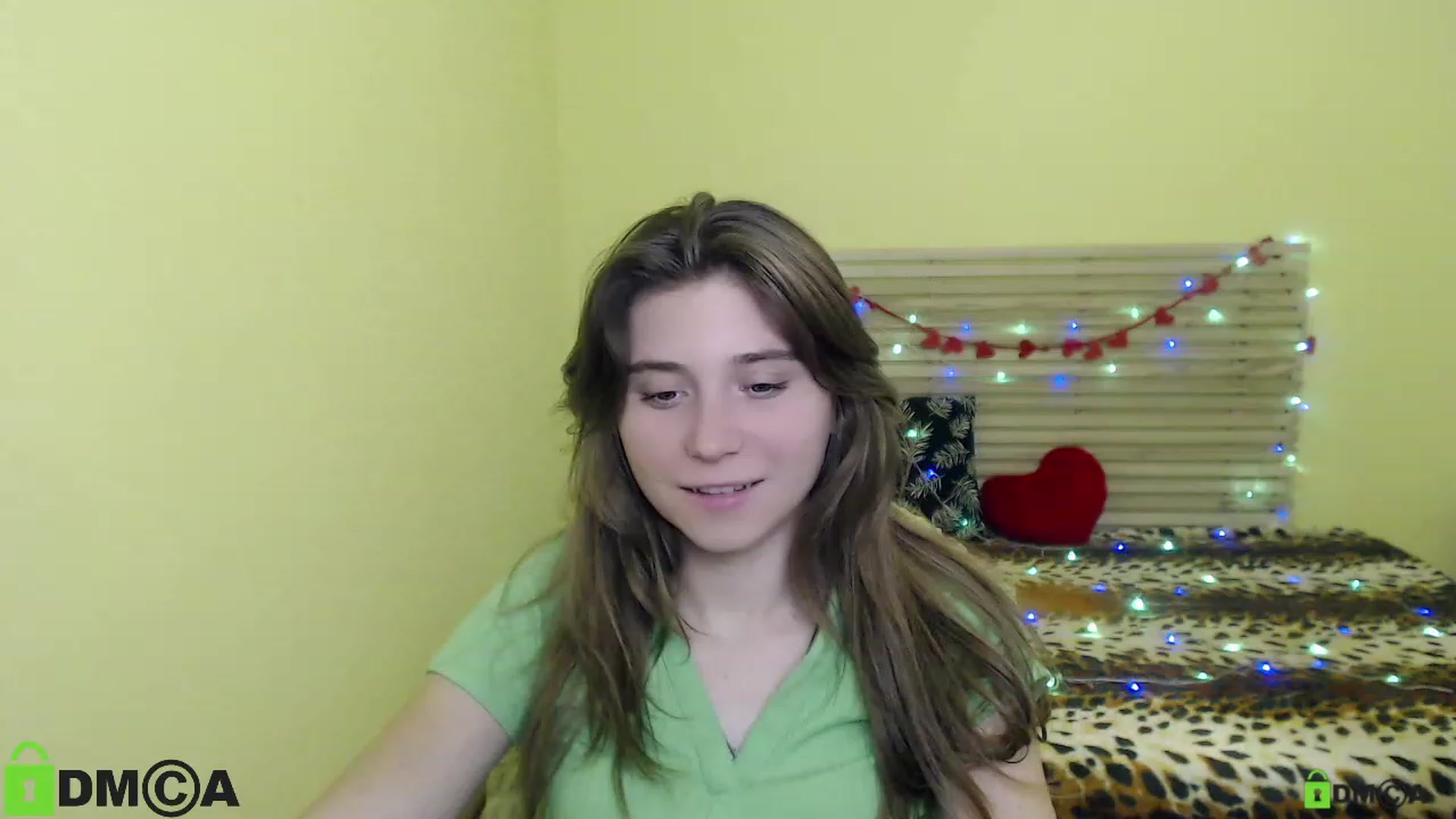 Gallery image thumbnail from MonicaaCute's myfreecams stream on, 09/25/2023, 14:32 image 9 of 20