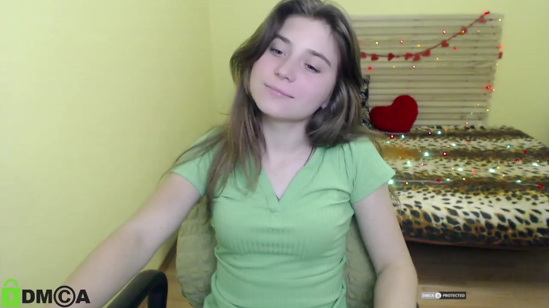Gallery image thumbnail from MonicaaCute's myfreecams stream on, 09/25/2023, 14:32 image 6 of 20
