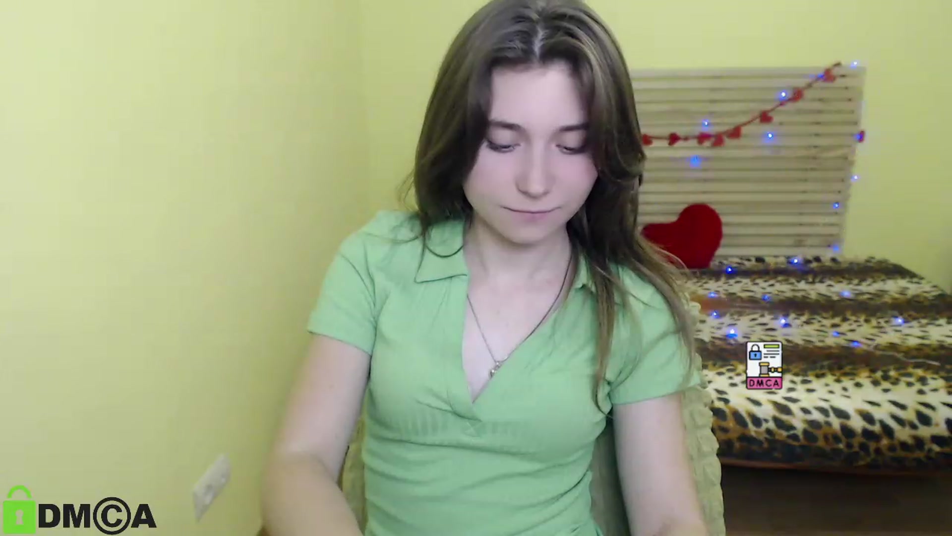Gallery image thumbnail from MonicaaCute's myfreecams stream on, 09/25/2023, 17:00 image 4 of 20