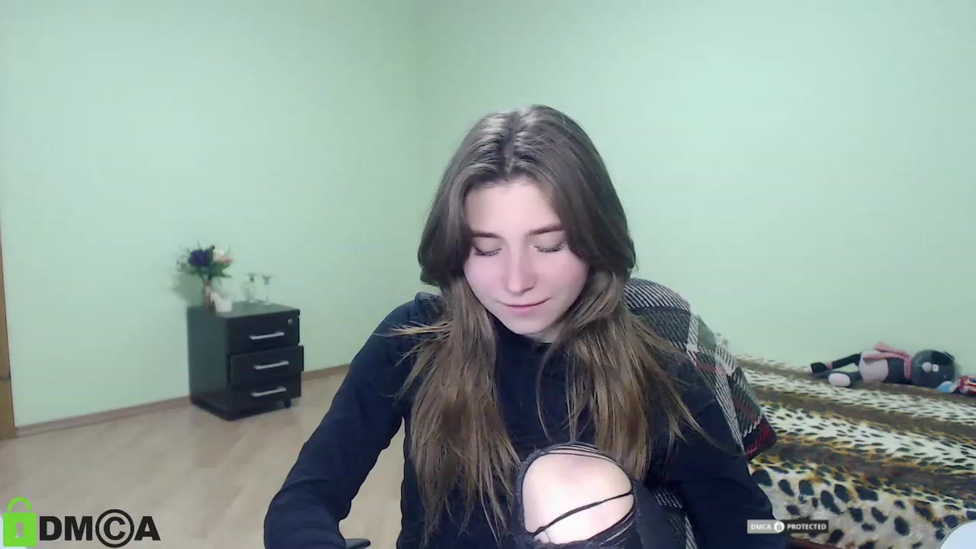 Gallery image thumbnail from MonicaaCute's myfreecams stream on, 10/02/2023, 17:22 image 14 of 20