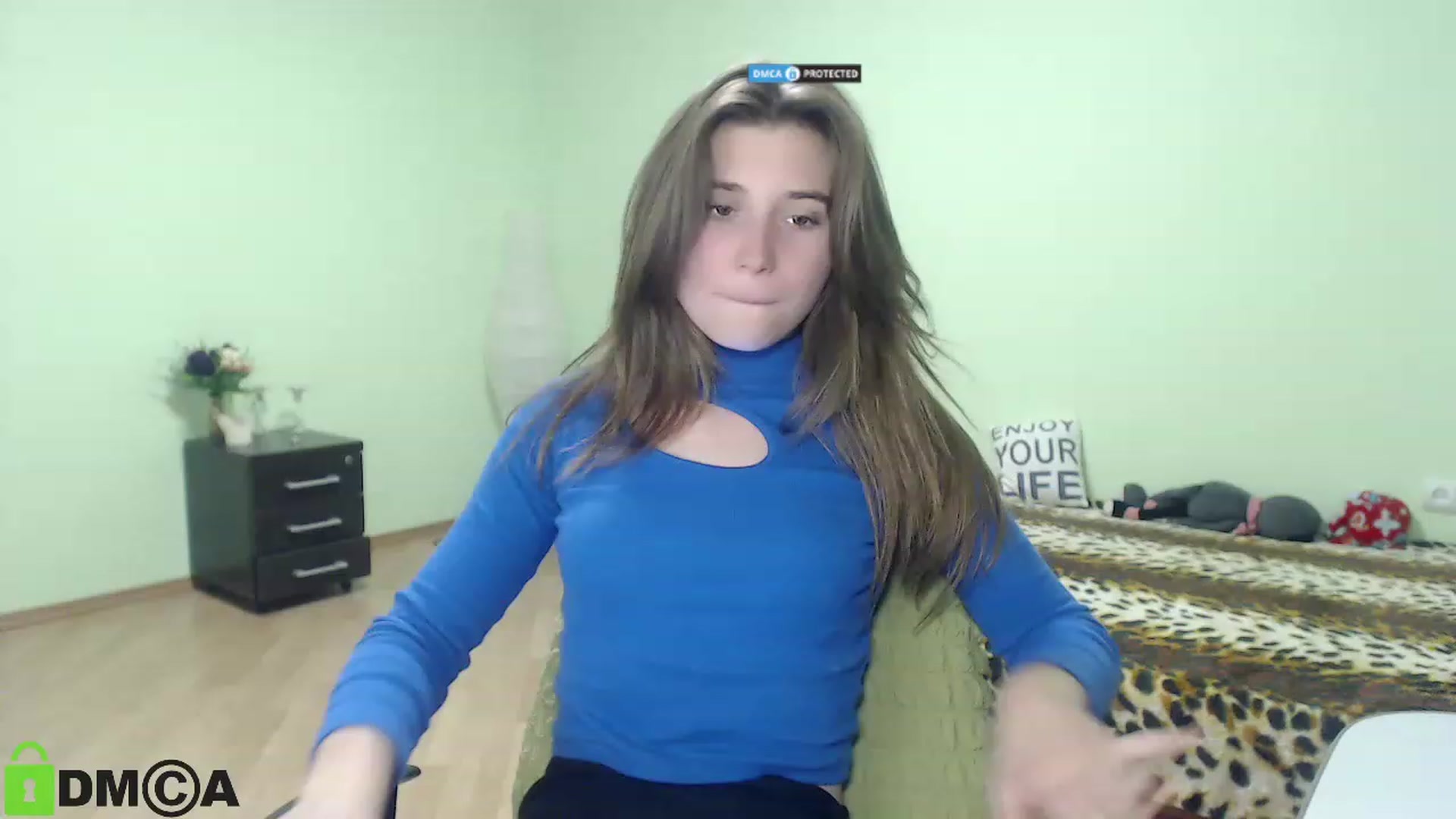 Gallery image thumbnail from MonicaaCute's myfreecams stream on, 10/09/2023, 15:19 image 19 of 20