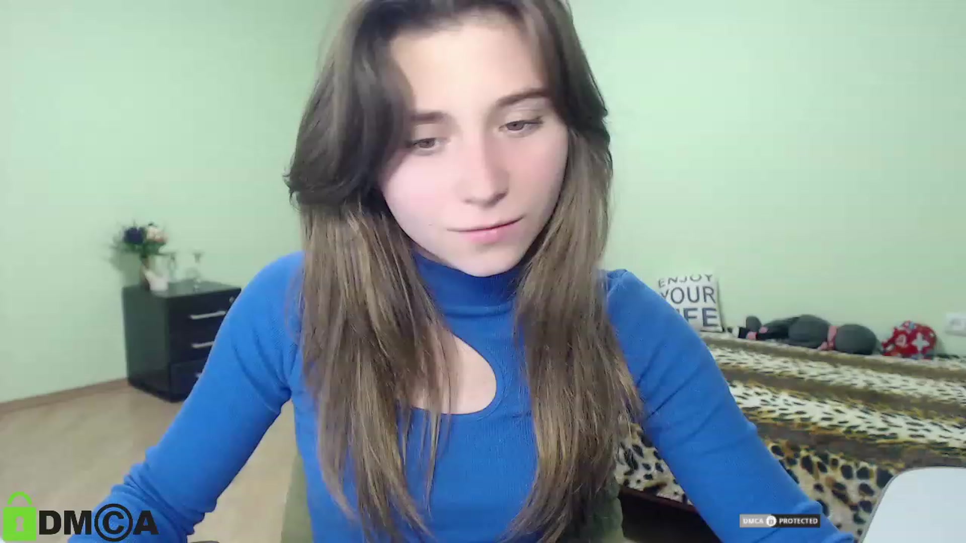 Gallery image thumbnail from MonicaaCute's myfreecams stream on, 10/09/2023, 15:19 image 5 of 20