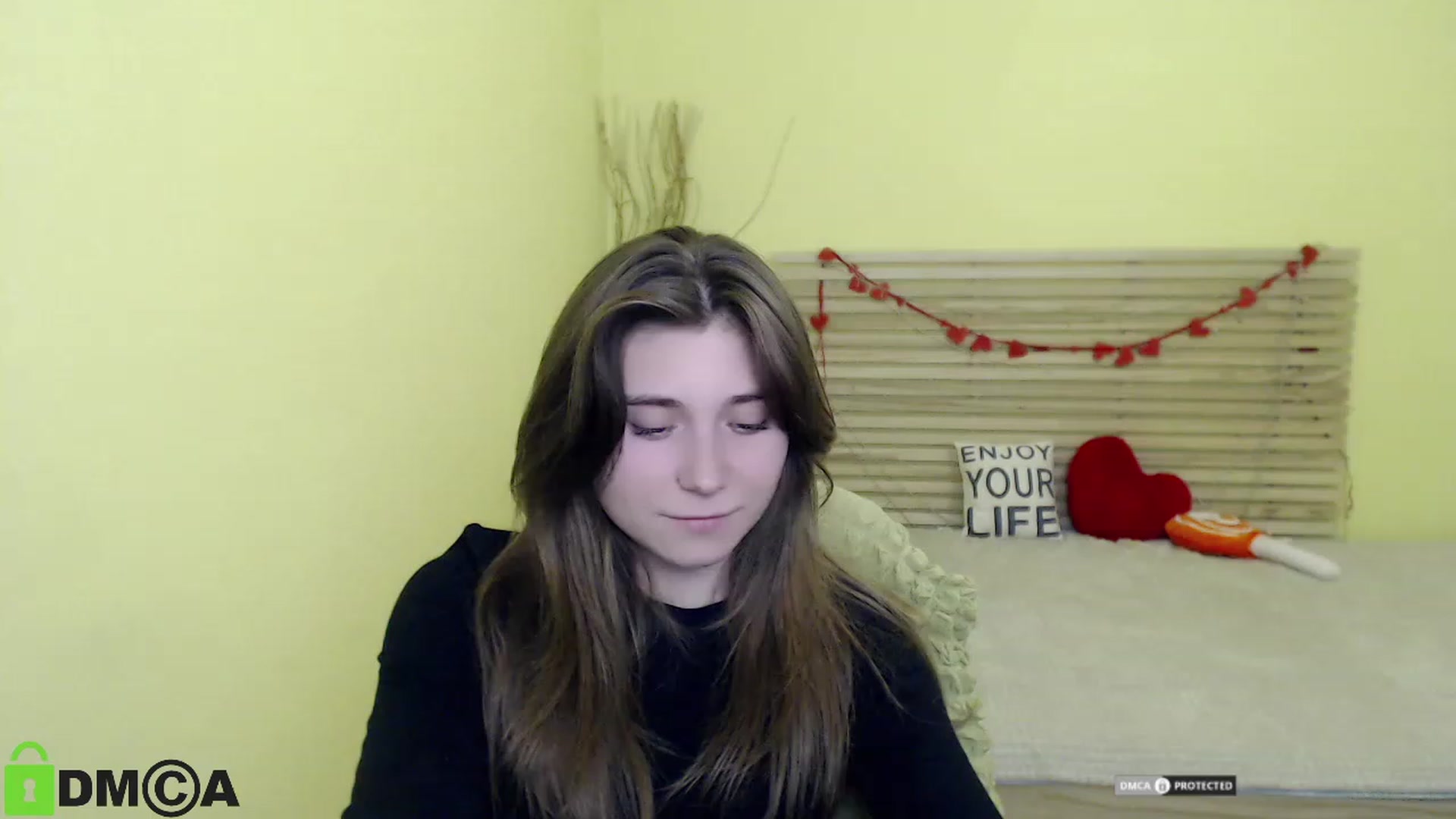 Gallery image thumbnail from MonicaaCute's myfreecams stream on, 10/22/2023, 15:19 image 15 of 20