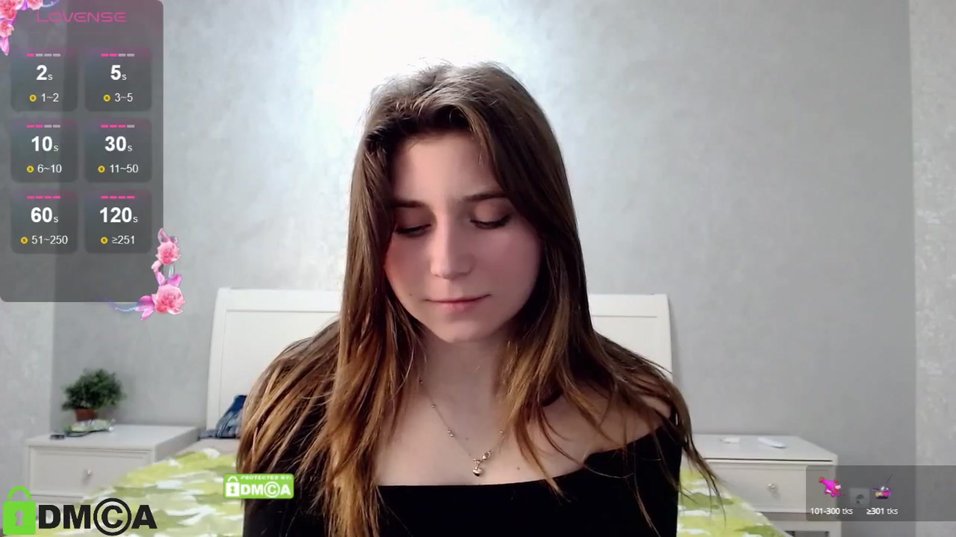 Gallery image thumbnail from MonicaaCute's myfreecams stream on, 05/19/2024, 18:17 image 14 of 20