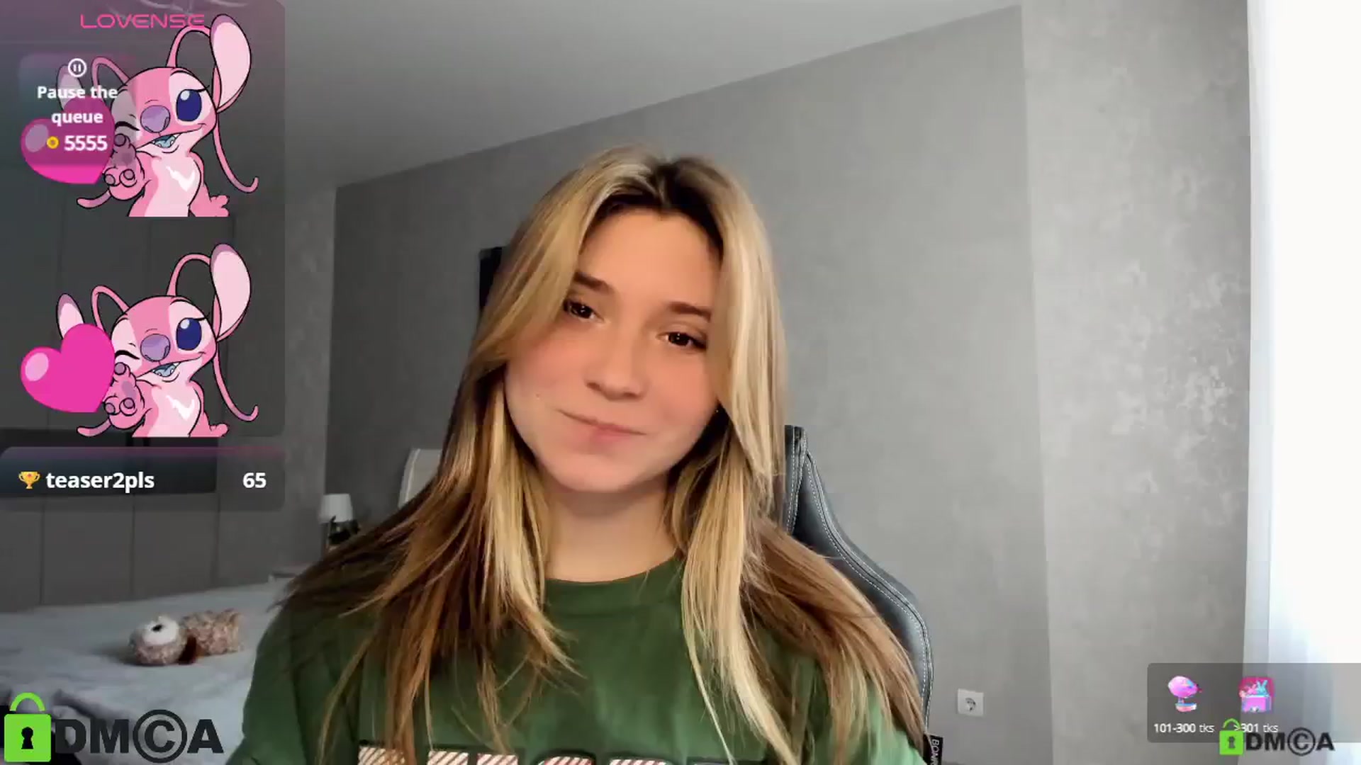 Gallery image thumbnail from MonicaaCute's myfreecams stream on, 09/20/2024, 15:23 image 17 of 20