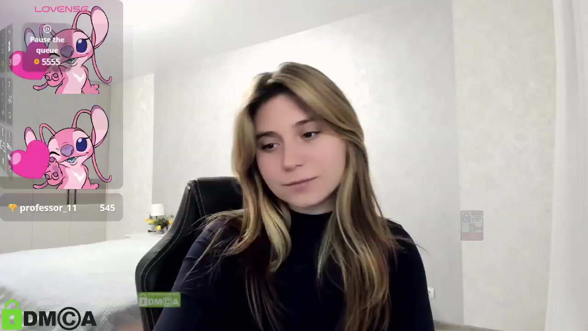 Gallery image thumbnail from MonicaaCute's myfreecams stream on, 10/13/2024, 18:09 image 18 of 20