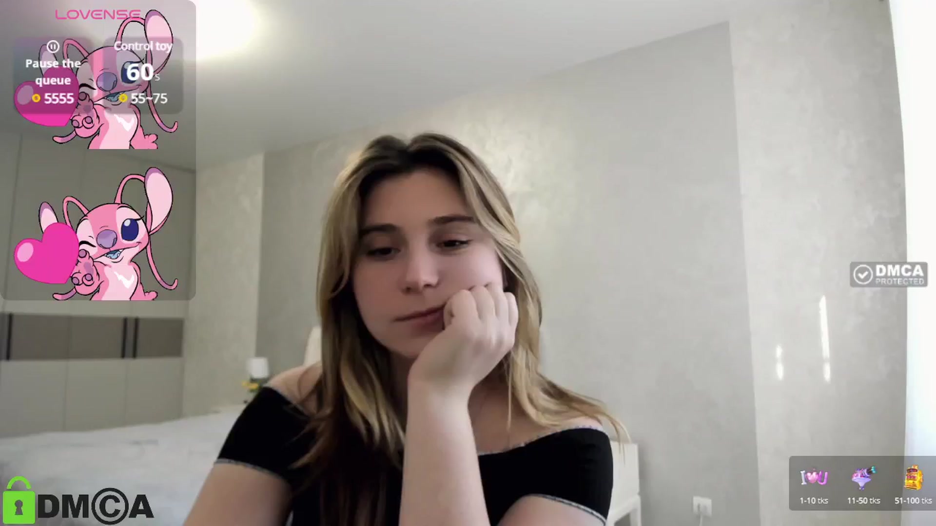 Gallery image thumbnail from MonicaaCute's myfreecams stream on, 10/19/2024, 10:22 image 13 of 20